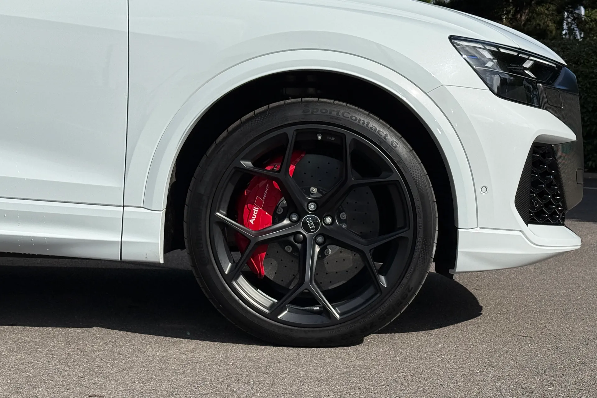 Audi RS Q8 thumbnail image number 11