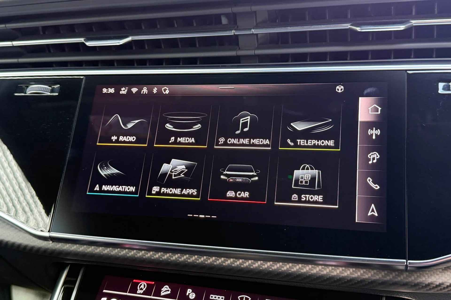 Audi RS Q8 thumbnail image number 30