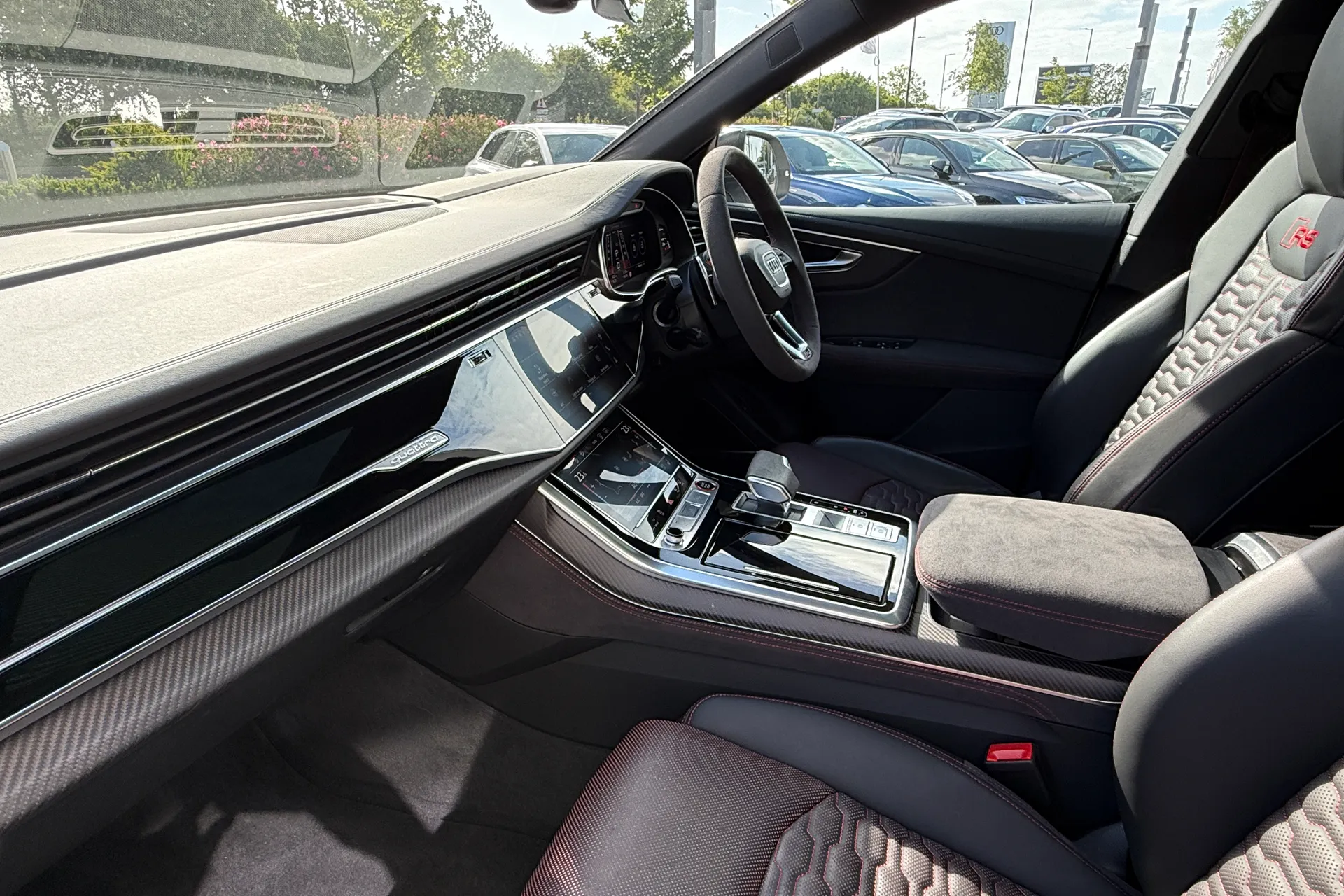 Audi RS Q8 thumbnail image number 22