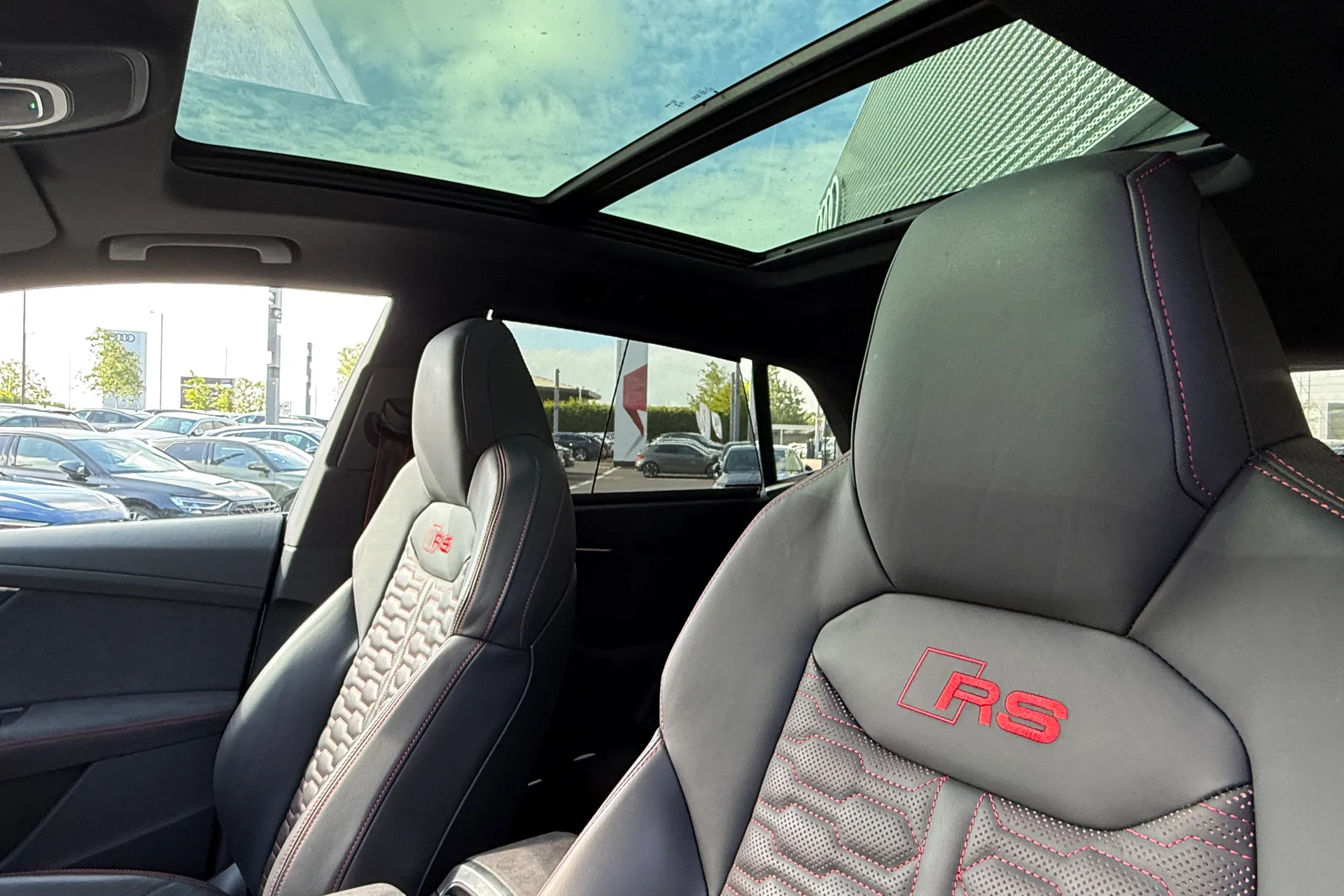 Audi RS Q8 thumbnail image number 9