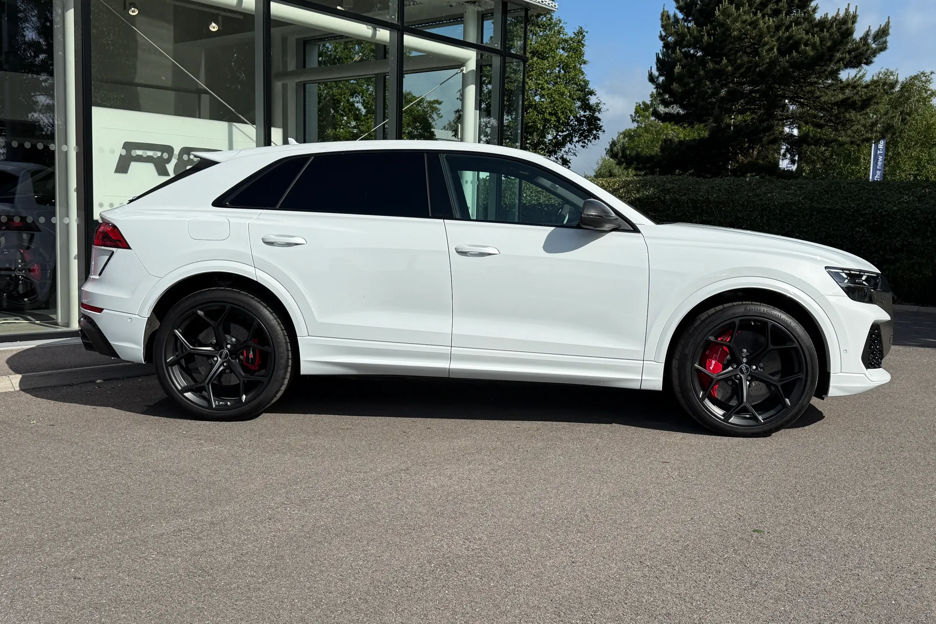 Audi RS Q8 thumbnail image number 2