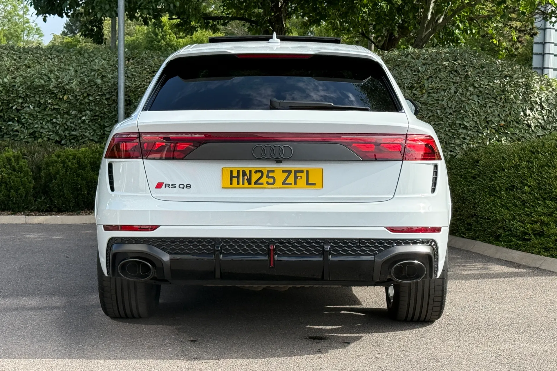 Audi RS Q8 thumbnail image number 16