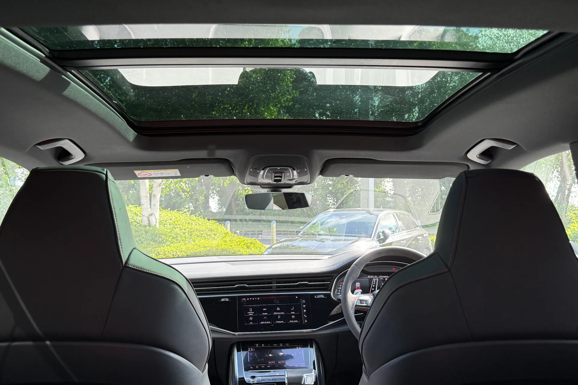 Audi RS Q8 thumbnail image number 24