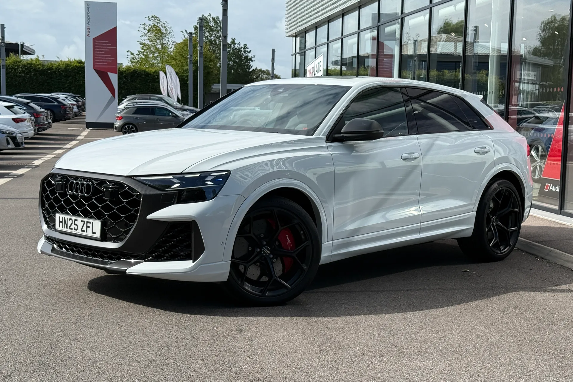 Audi RS Q8 thumbnail image number 6