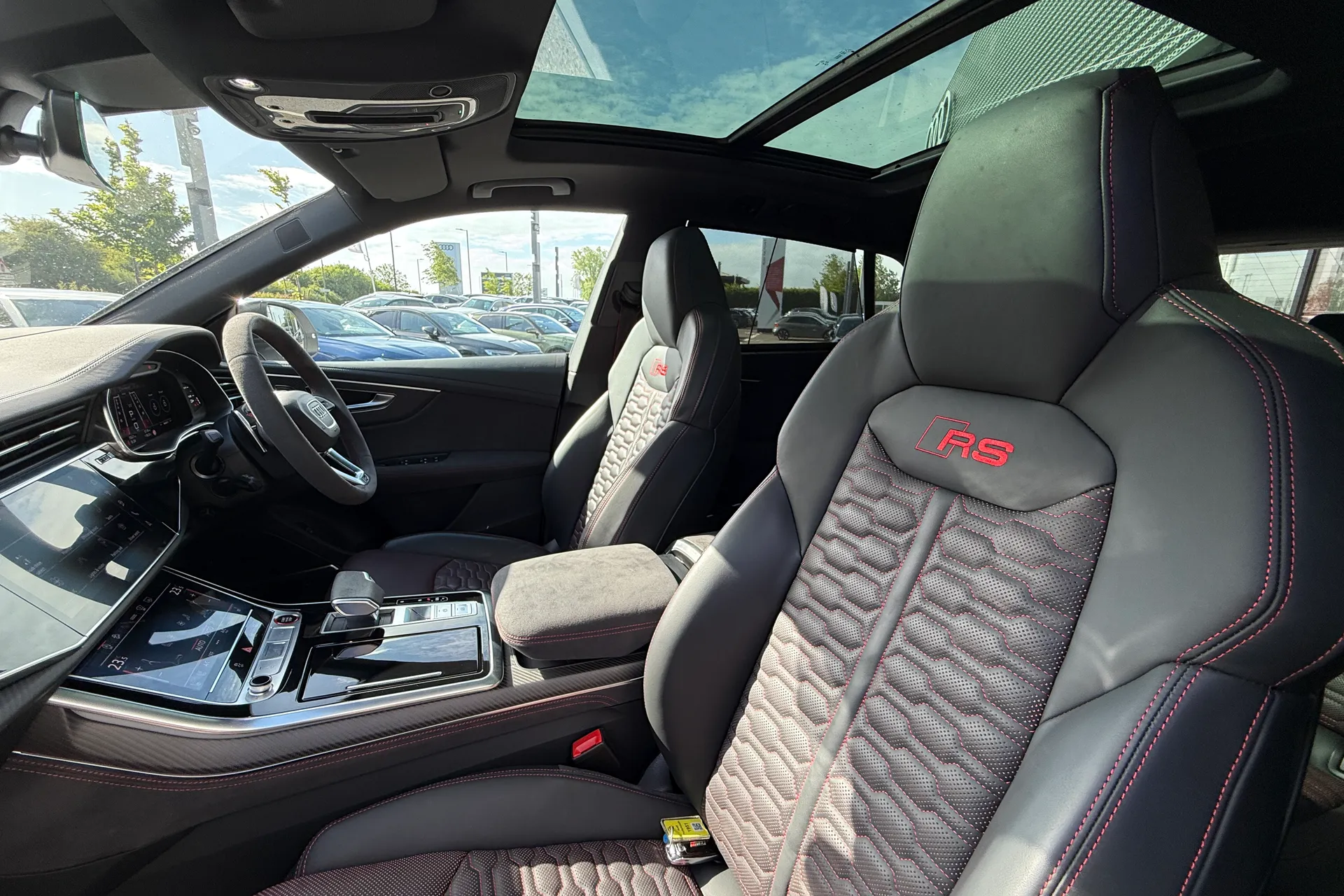 Audi RS Q8 thumbnail image number 61