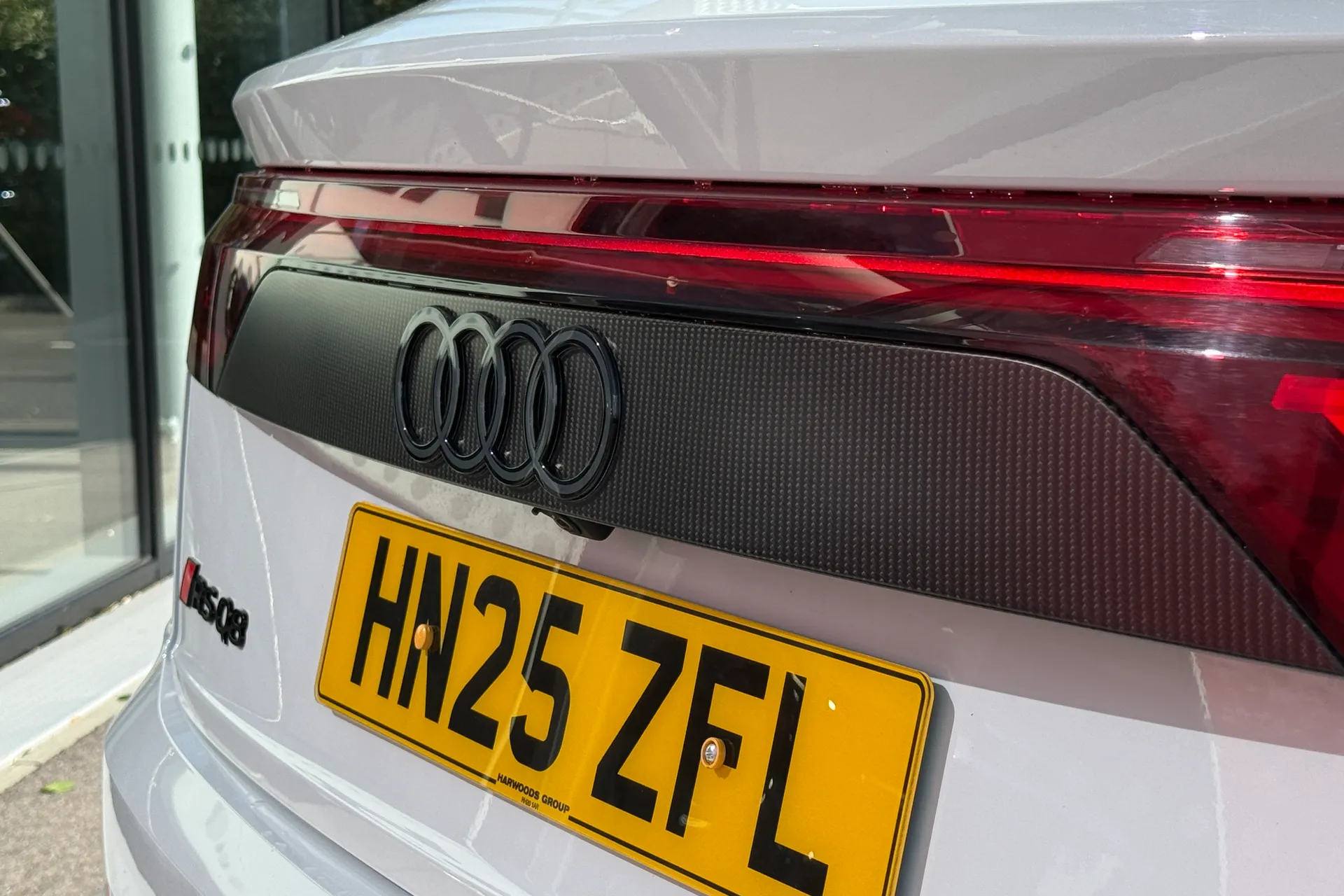 Audi RS Q8 thumbnail image number 31