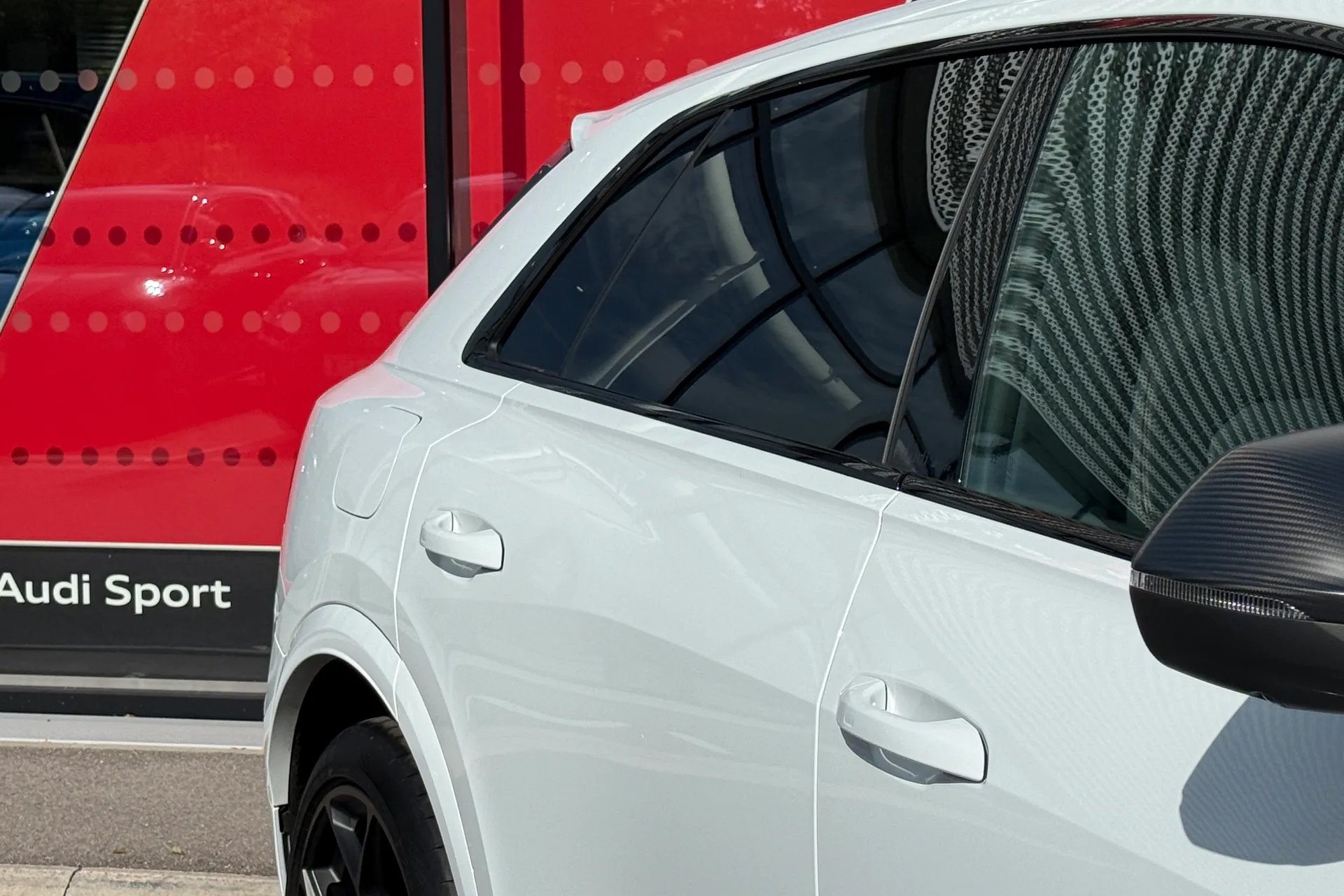 Audi RS Q8 thumbnail image number 25