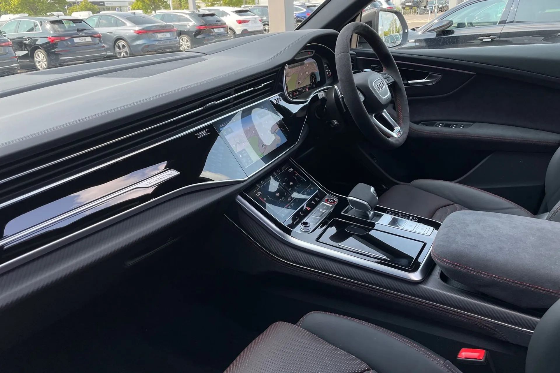 Audi RS Q8 thumbnail image number 28