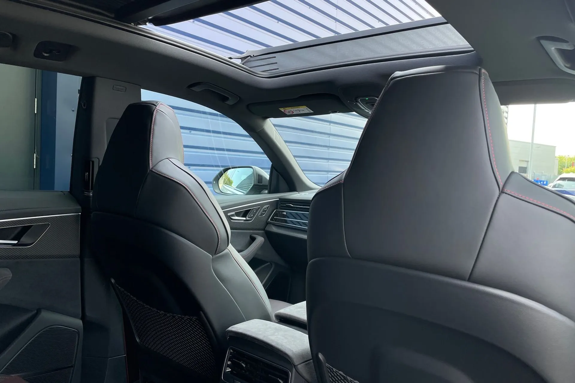 Audi RS Q8 thumbnail image number 22