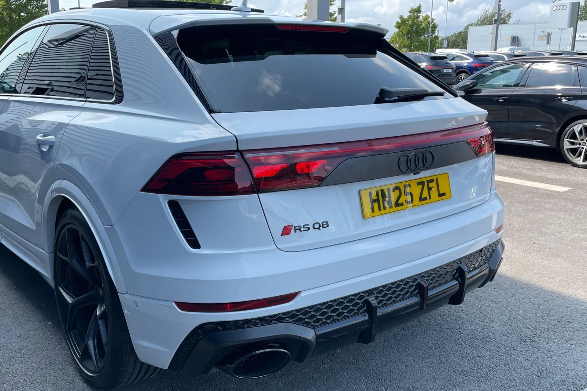 Audi RS Q8 thumbnail image number 16