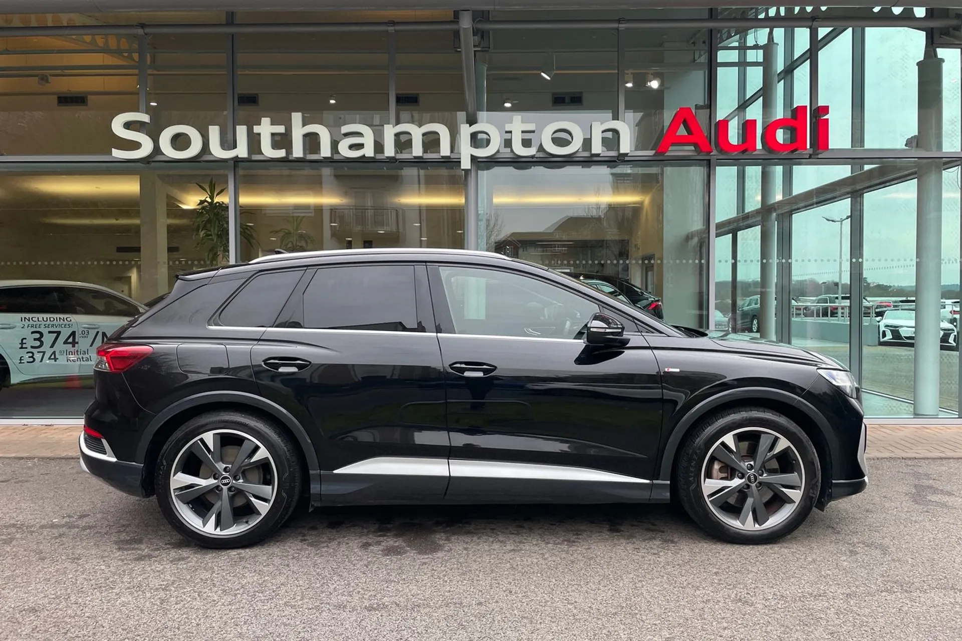 Audi Q4 thumbnail image number 4
