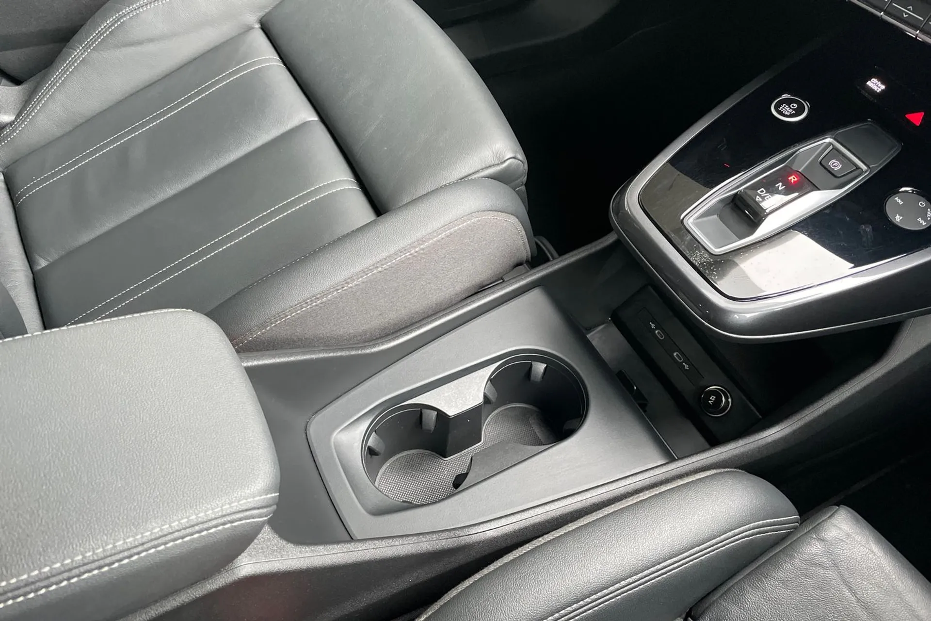 Audi Q4 thumbnail image number 40