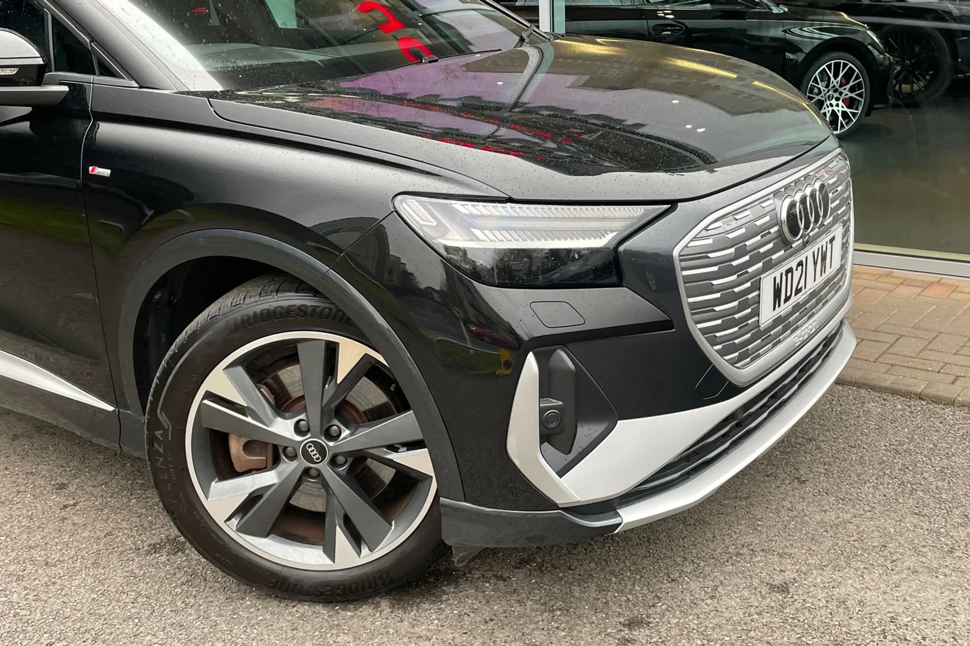 Audi Q4 thumbnail image number 18