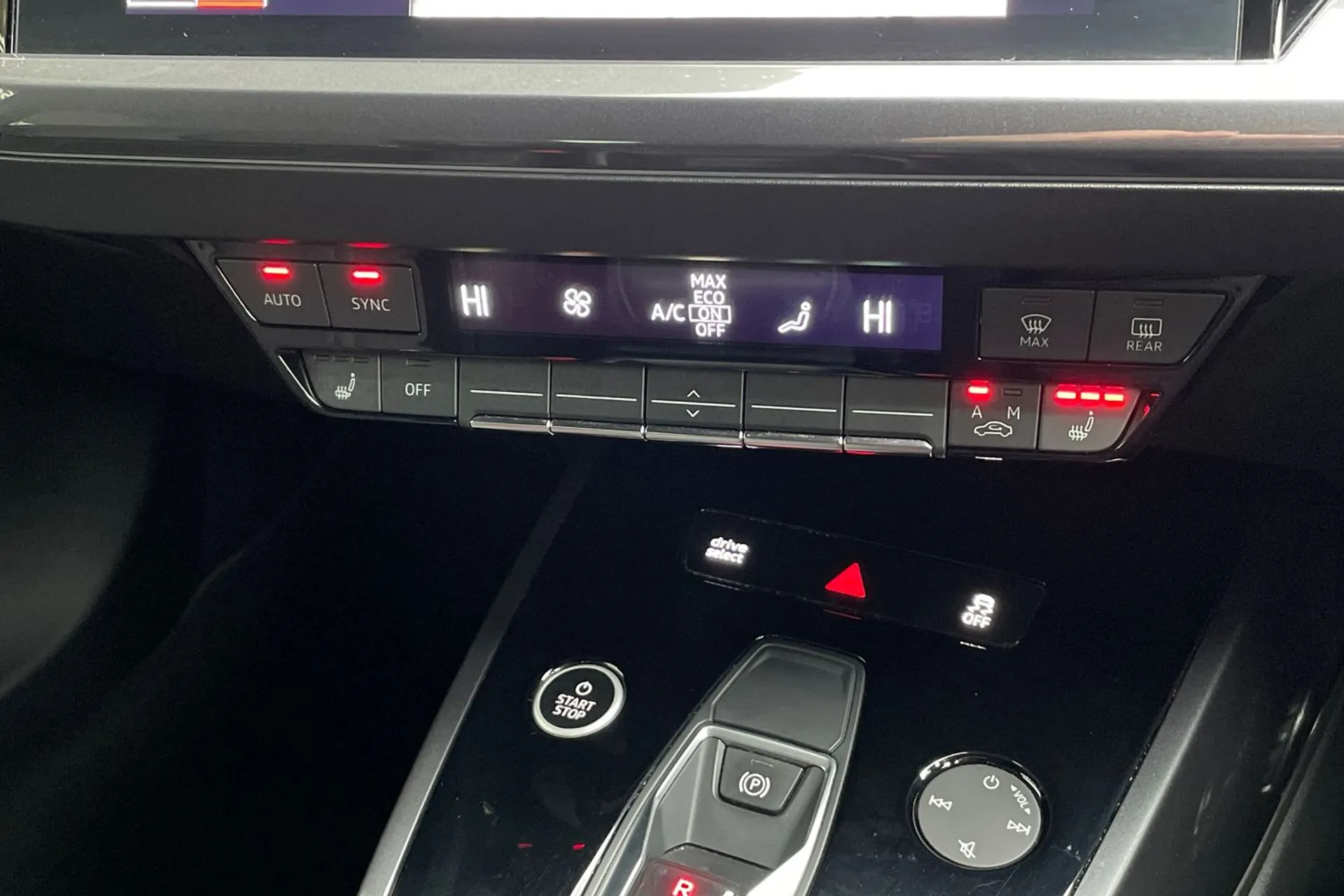 Audi Q4 thumbnail image number 38