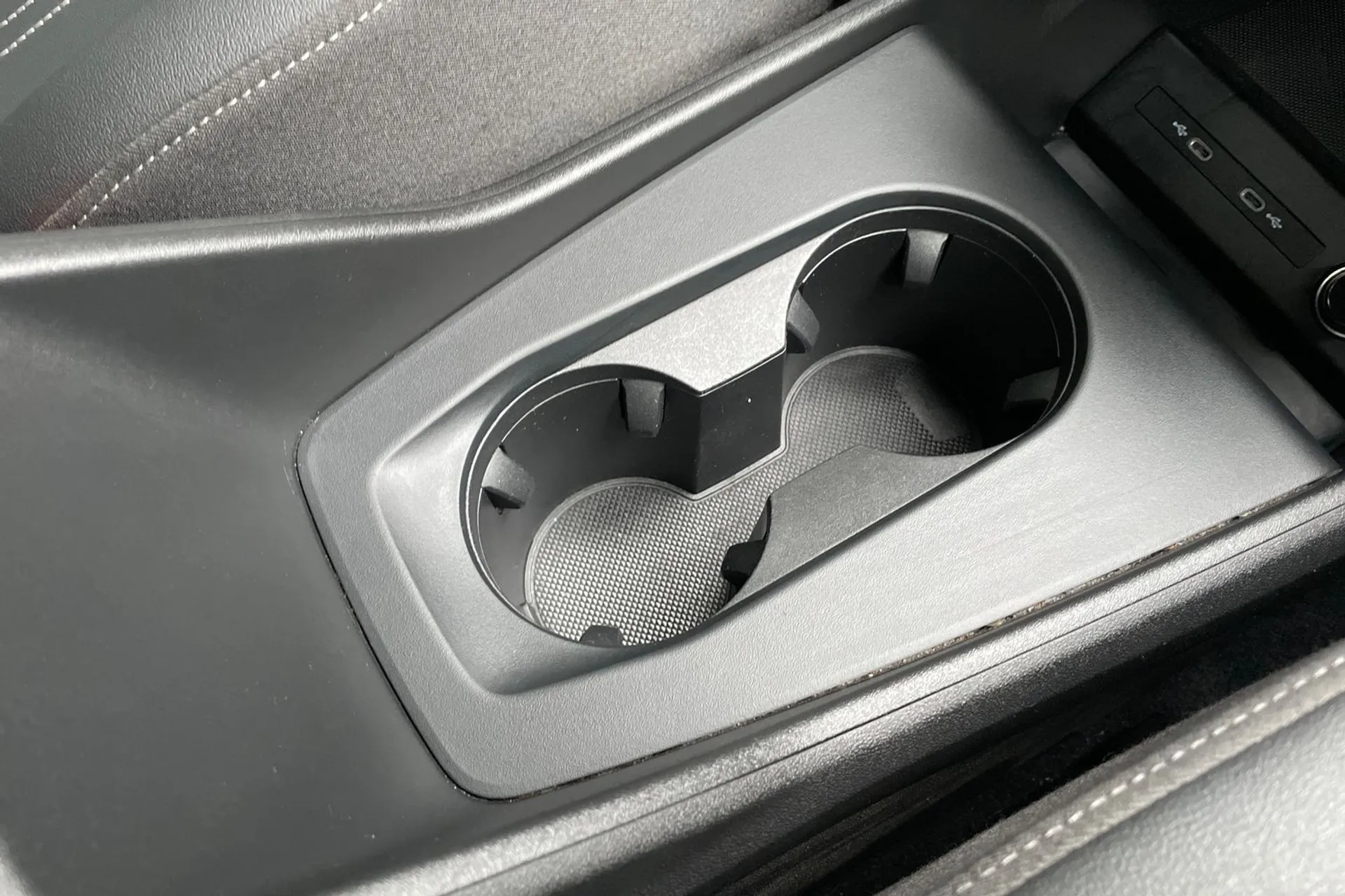 Audi Q4 thumbnail image number 42
