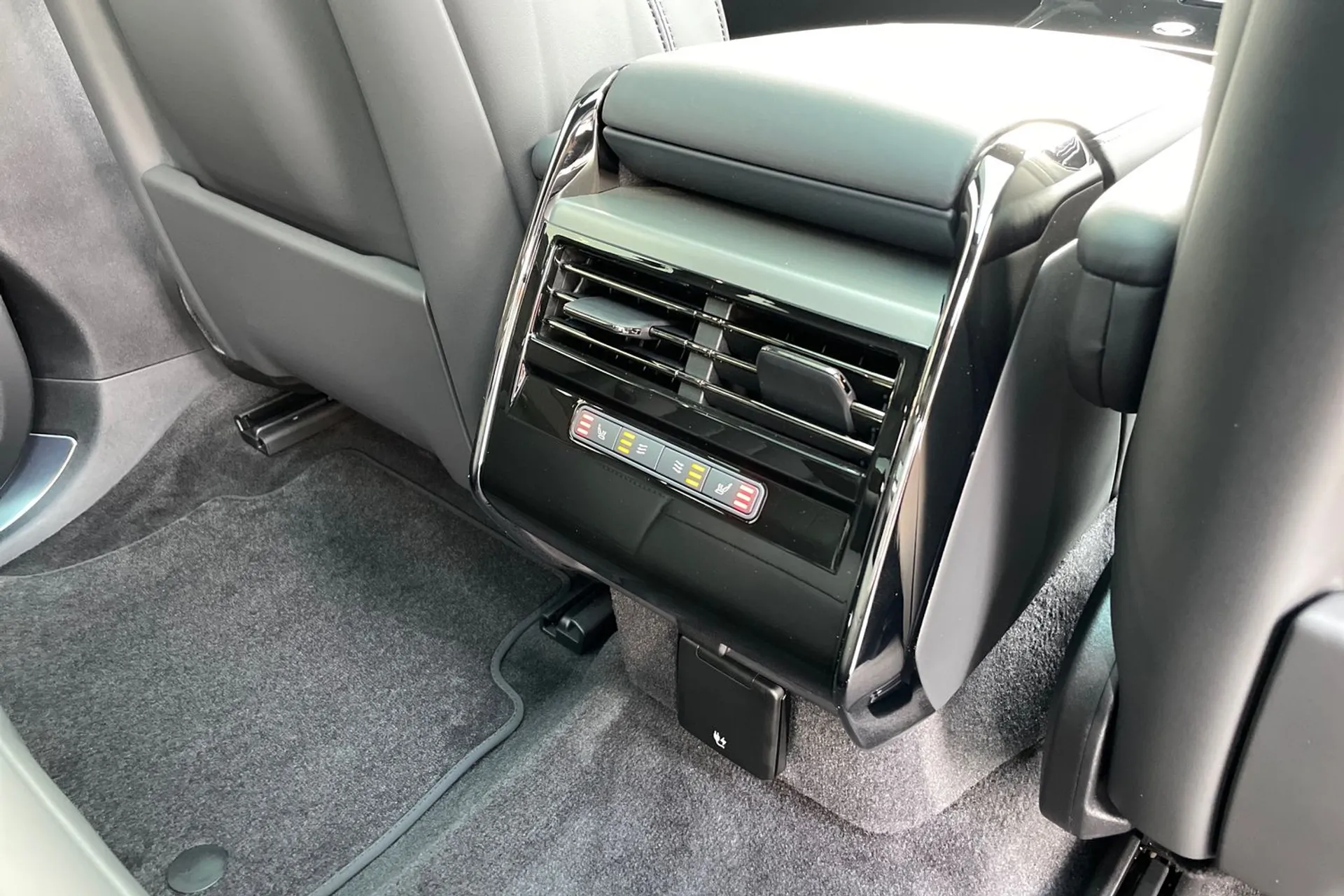 LAND ROVER RANGE ROVER SPORT thumbnail image number 37