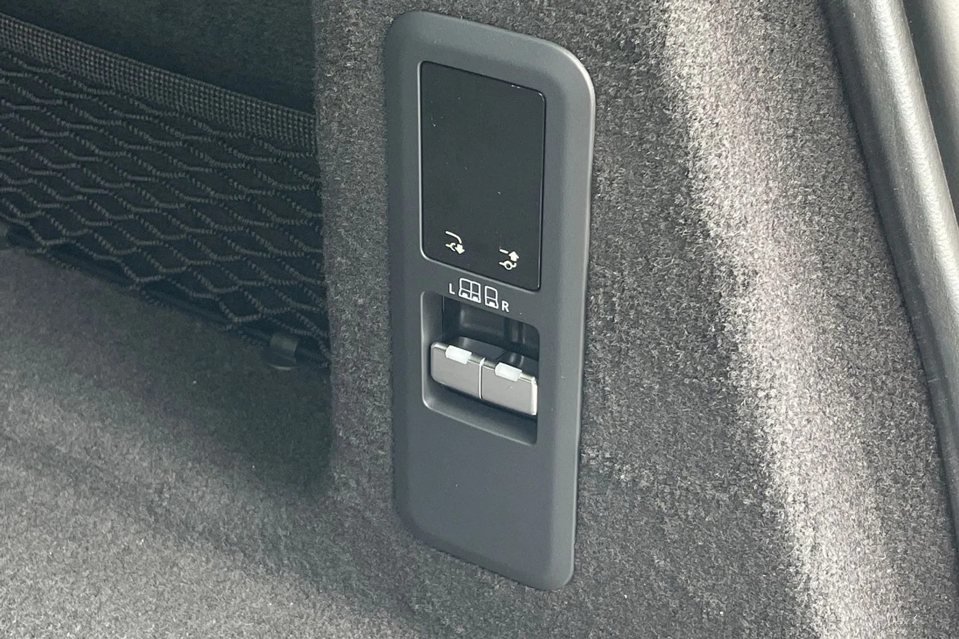 LAND ROVER RANGE ROVER SPORT thumbnail image number 32