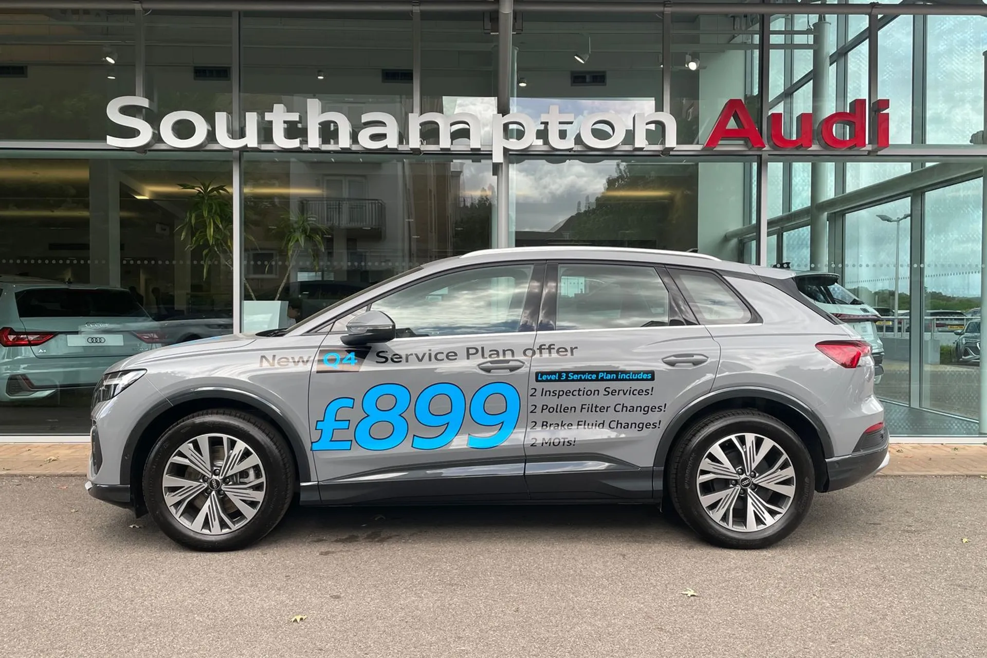 Audi Q4 thumbnail image number 8
