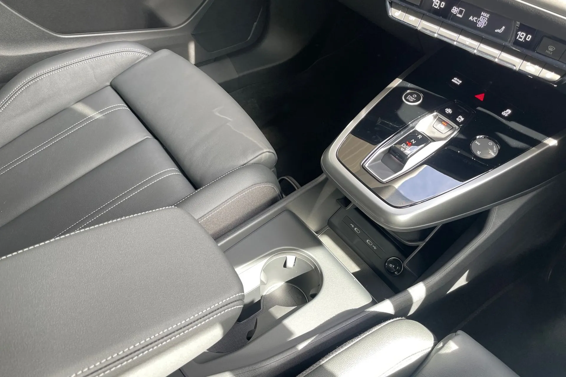 Audi Q4 thumbnail image number 40