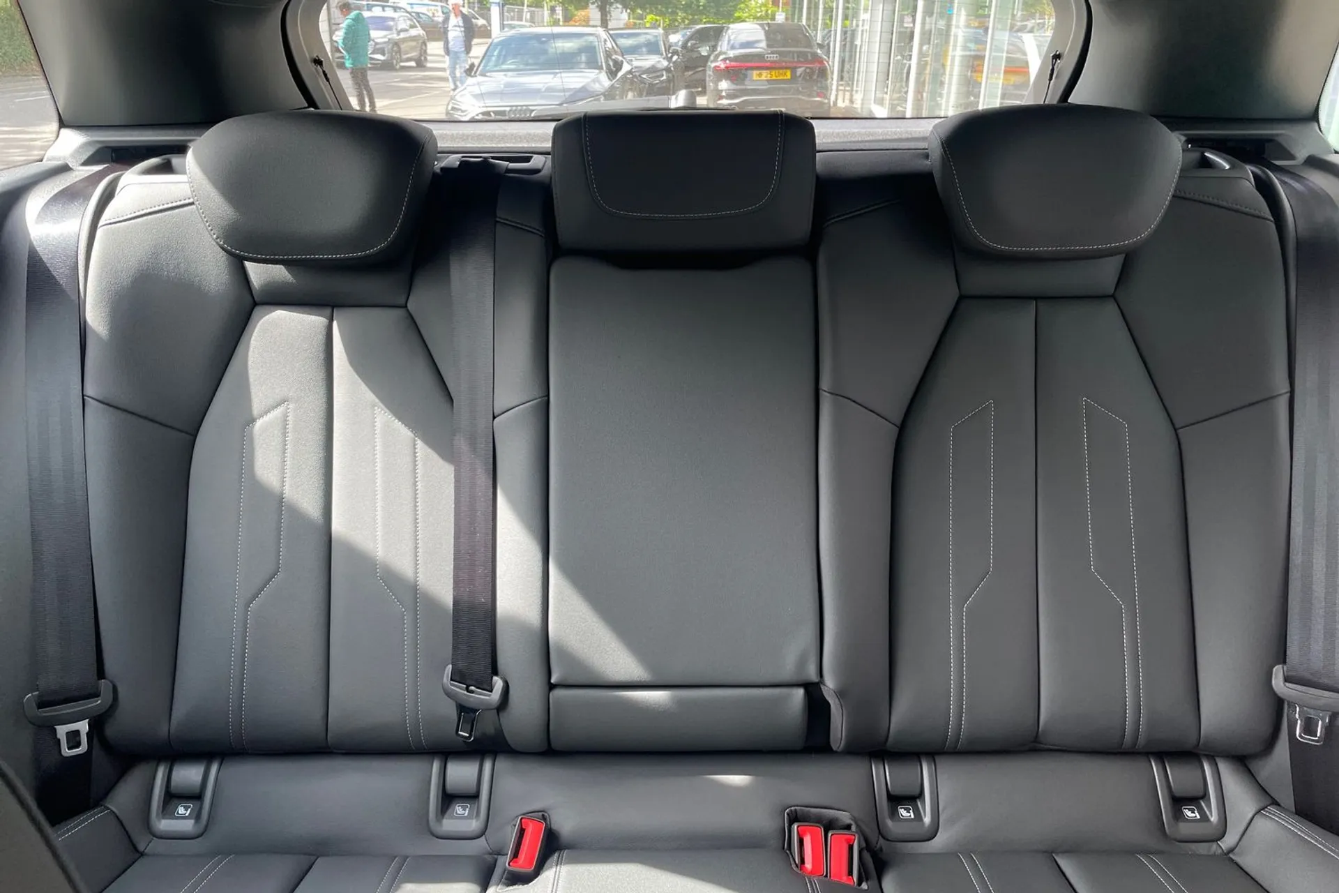 Audi Q4 thumbnail image number 30