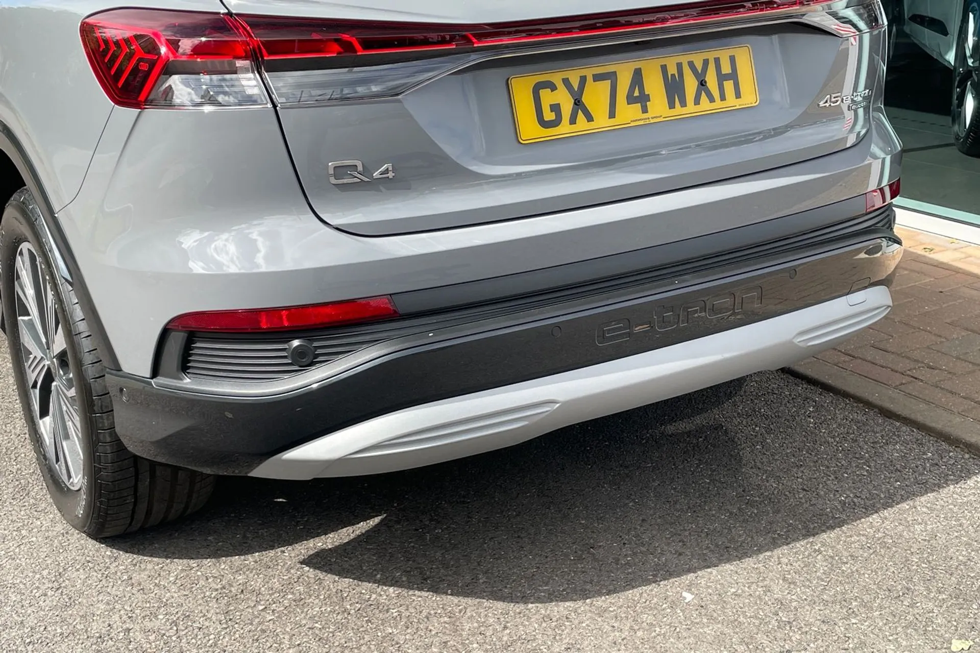 Audi Q4 thumbnail image number 16