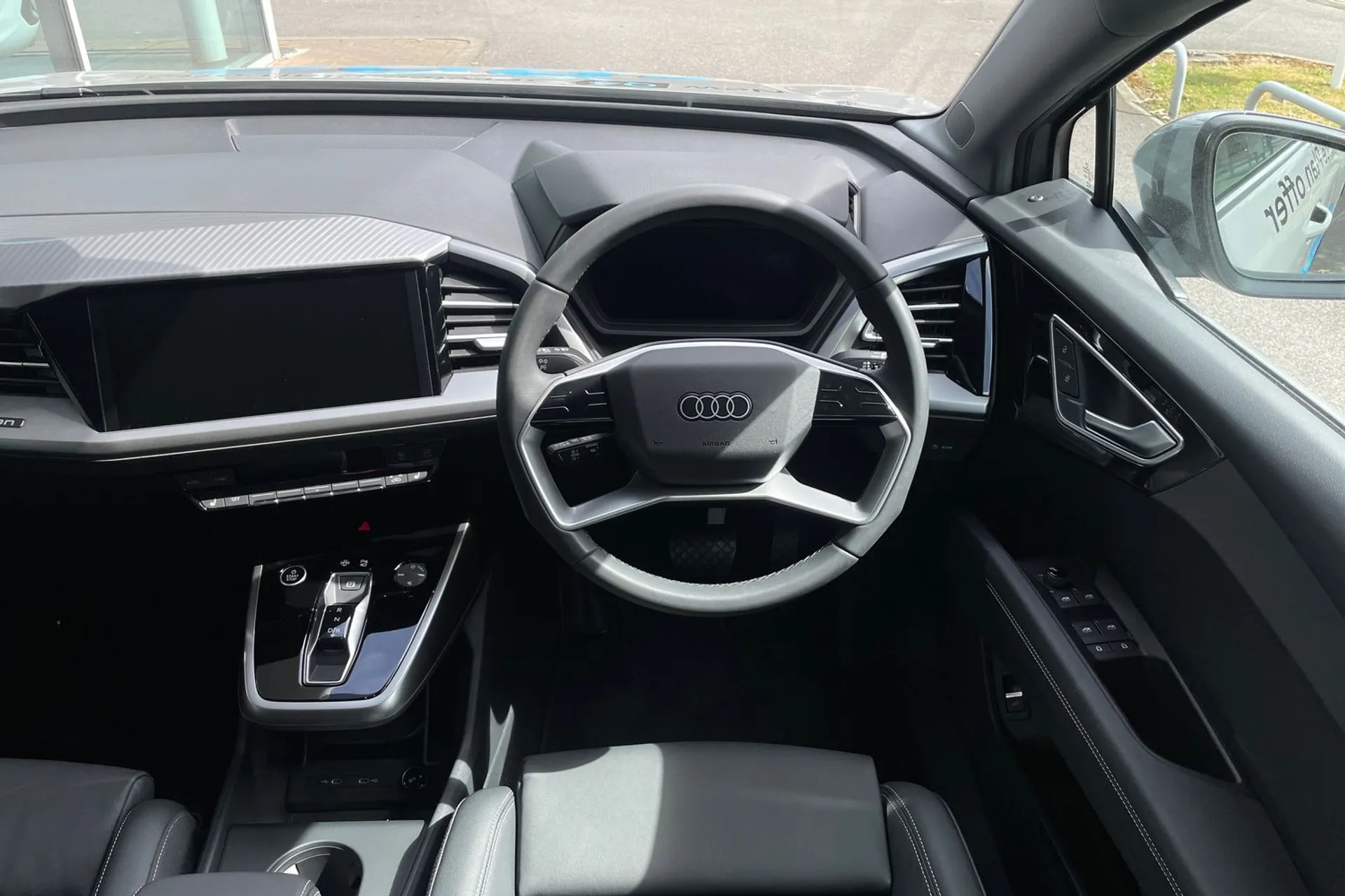 Audi Q4 thumbnail image number 33