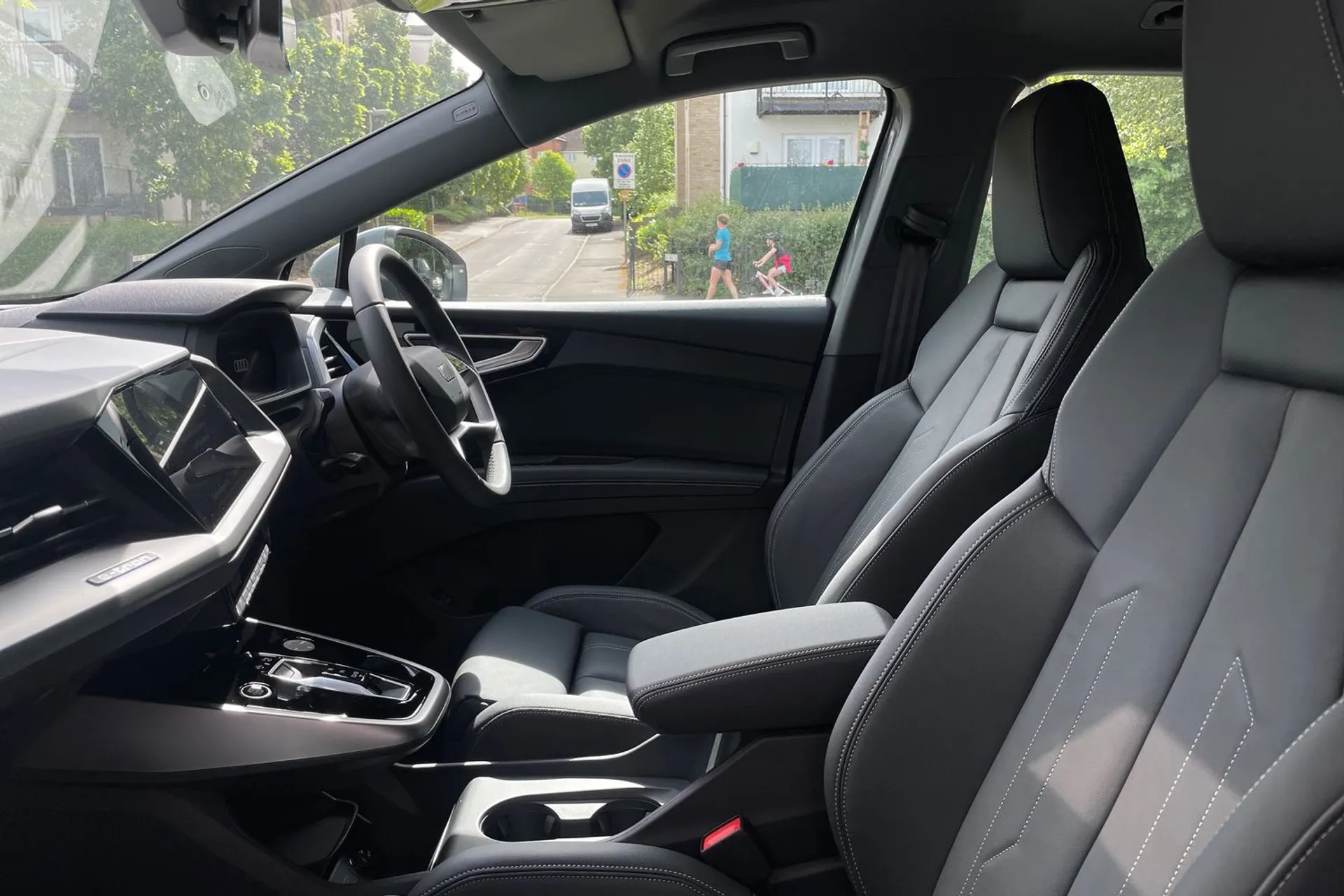 Audi Q4 thumbnail image number 27