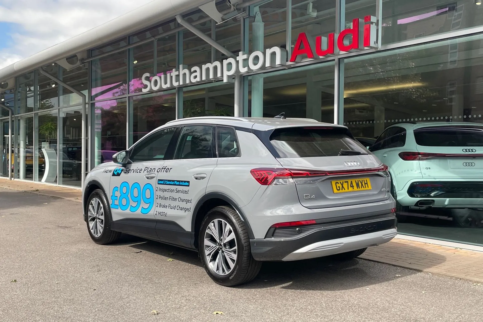 Audi Q4 thumbnail image number 7