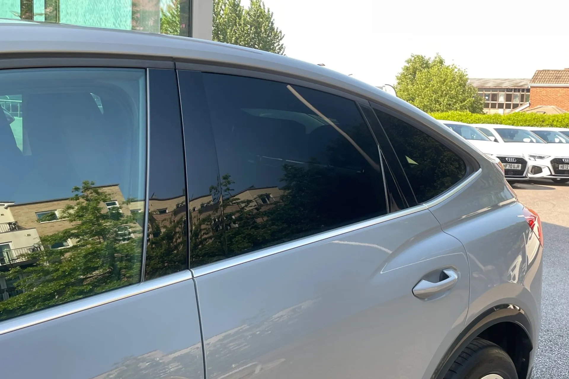 Audi Q4 thumbnail image number 12