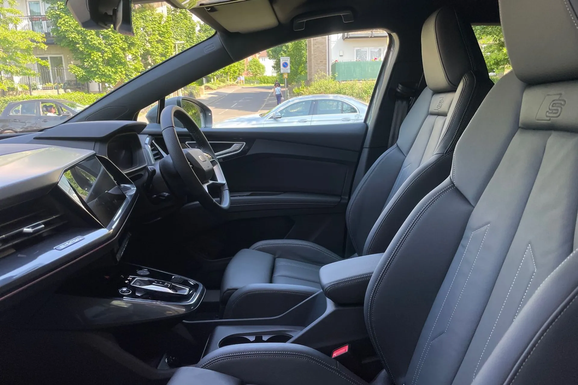 Audi Q4 thumbnail image number 27