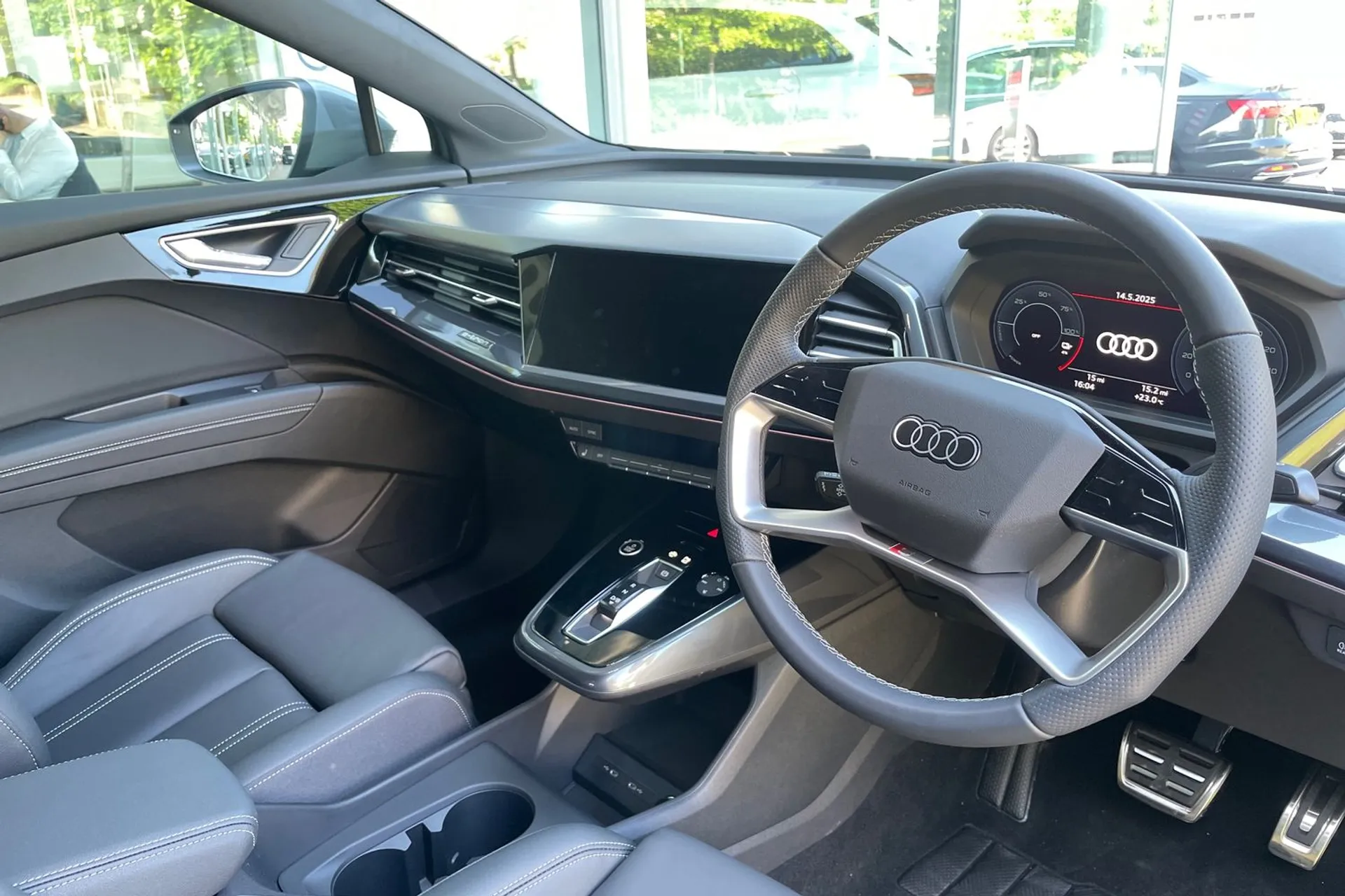 Audi Q4 thumbnail image number 25