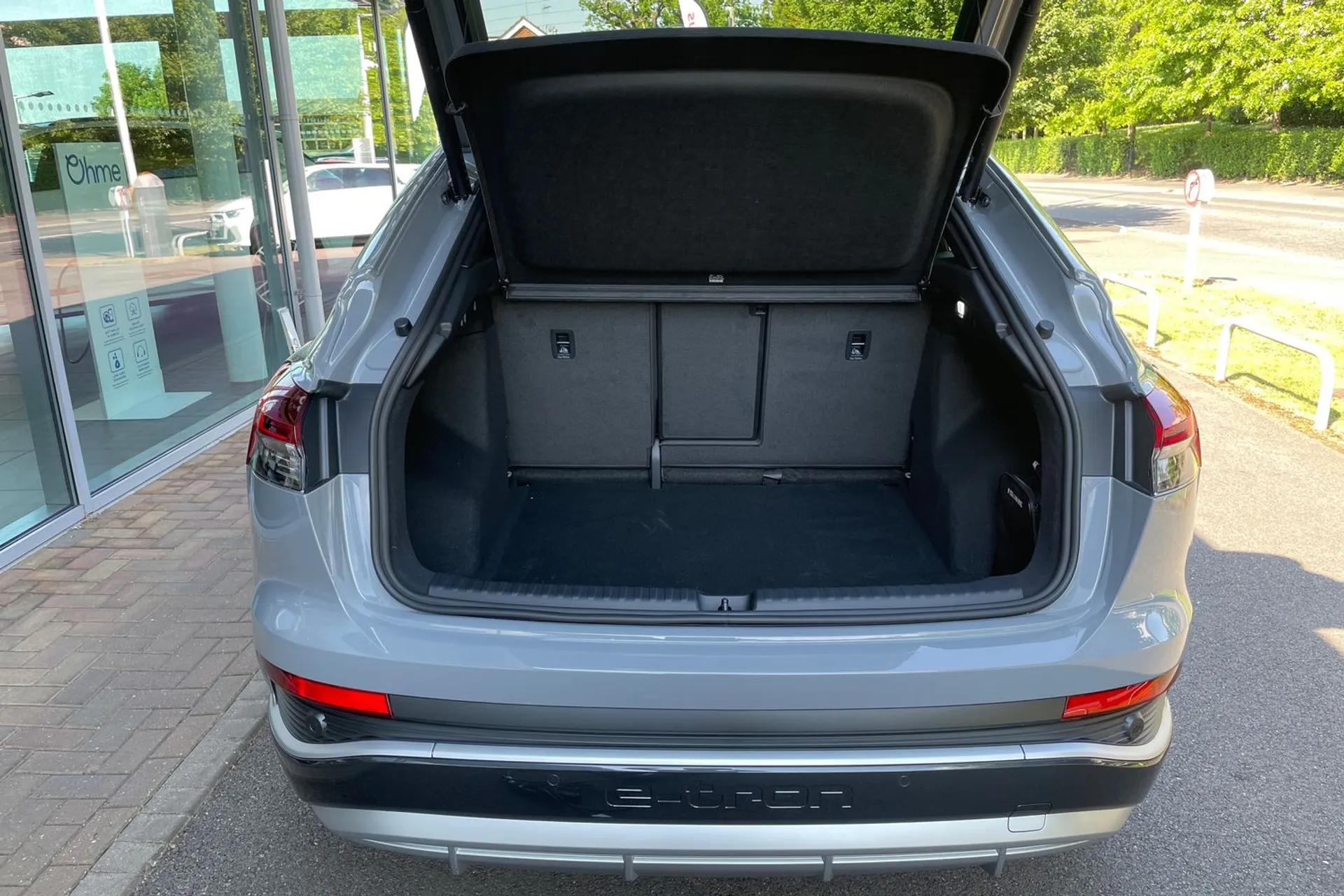 Audi Q4 thumbnail image number 18