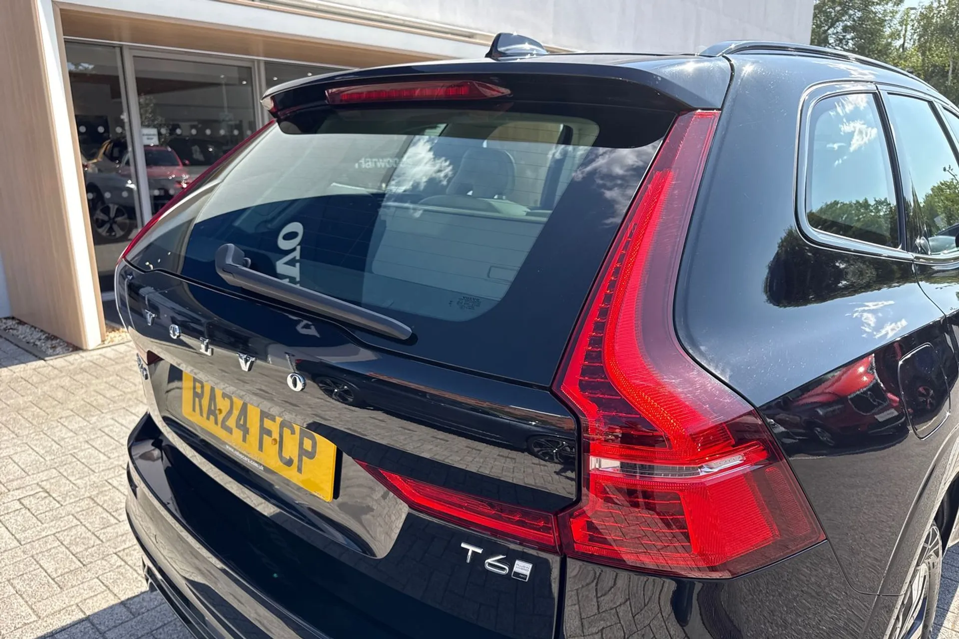 Volvo XC60 thumbnail image number 15