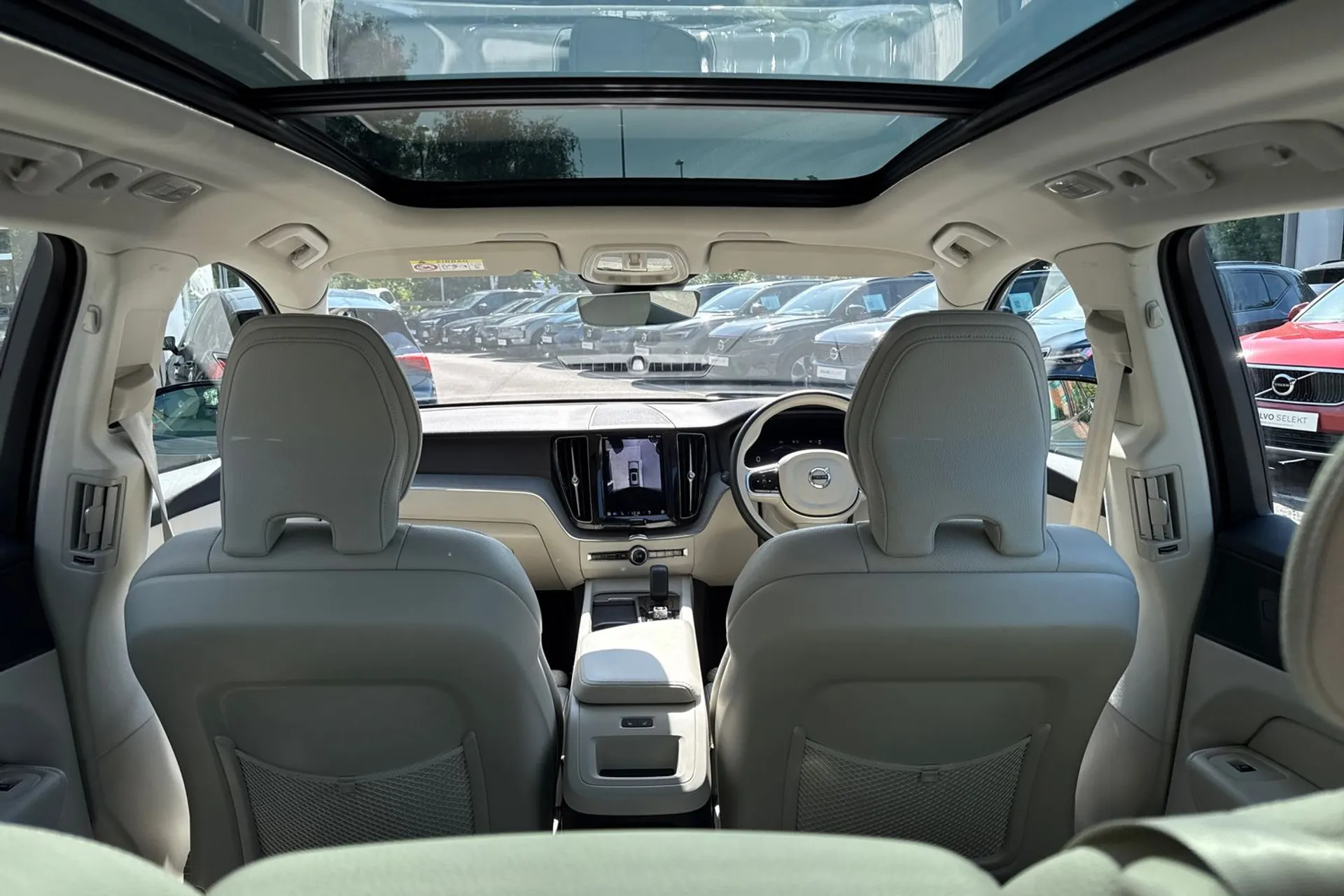 Volvo XC60 thumbnail image number 21