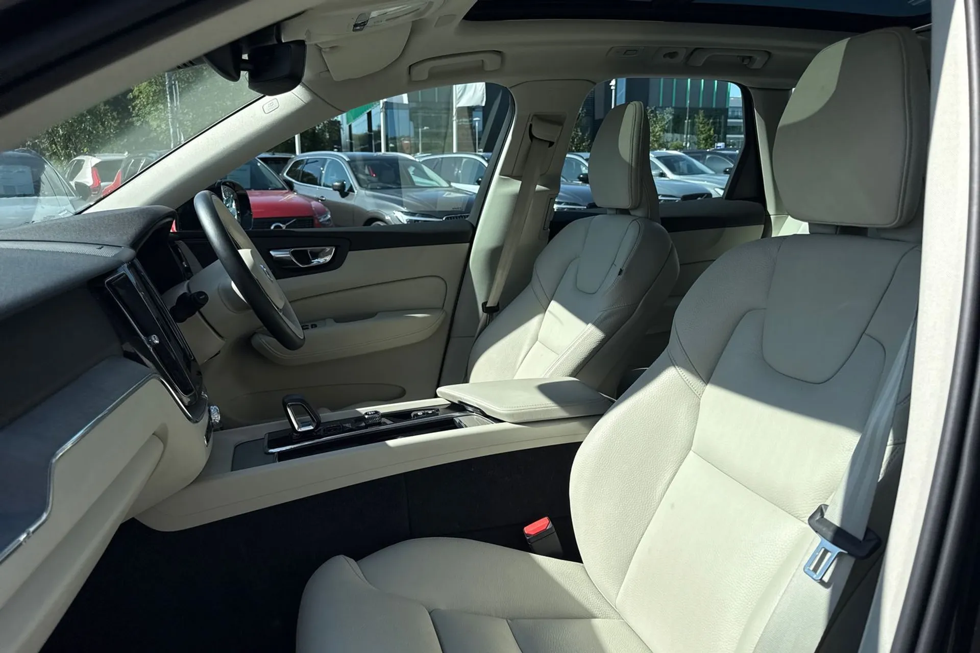 Volvo XC60 thumbnail image number 27