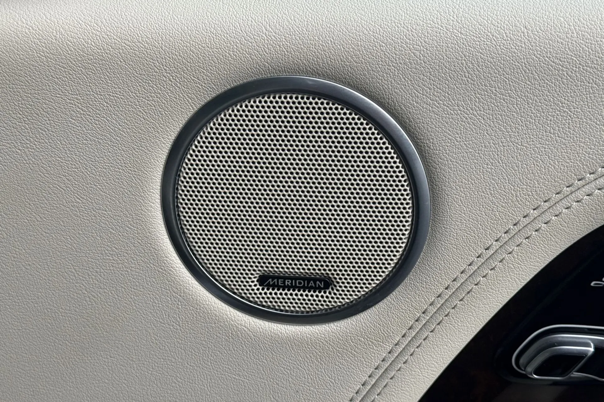 LAND ROVER RANGE ROVER thumbnail image number 23