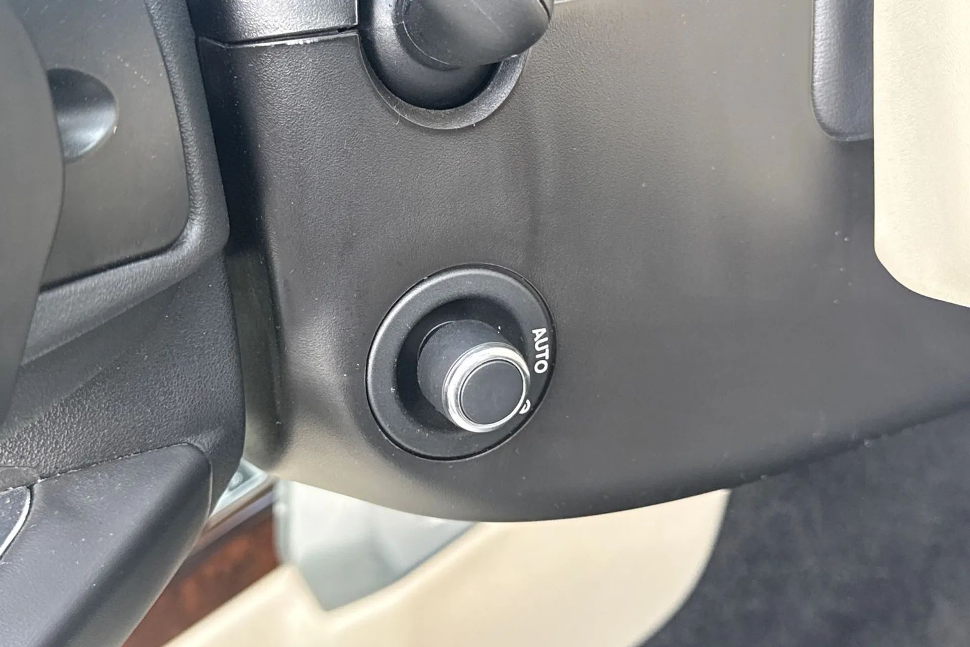 LAND ROVER RANGE ROVER thumbnail image number 20