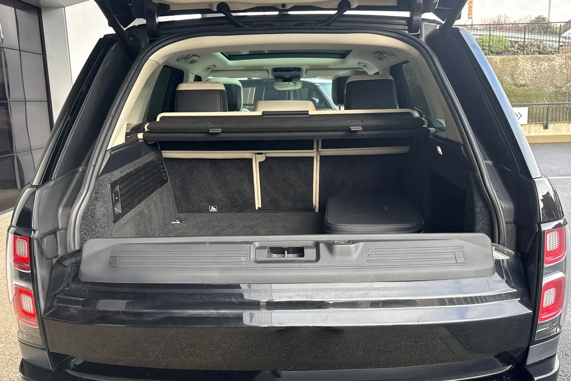 LAND ROVER RANGE ROVER thumbnail image number 44