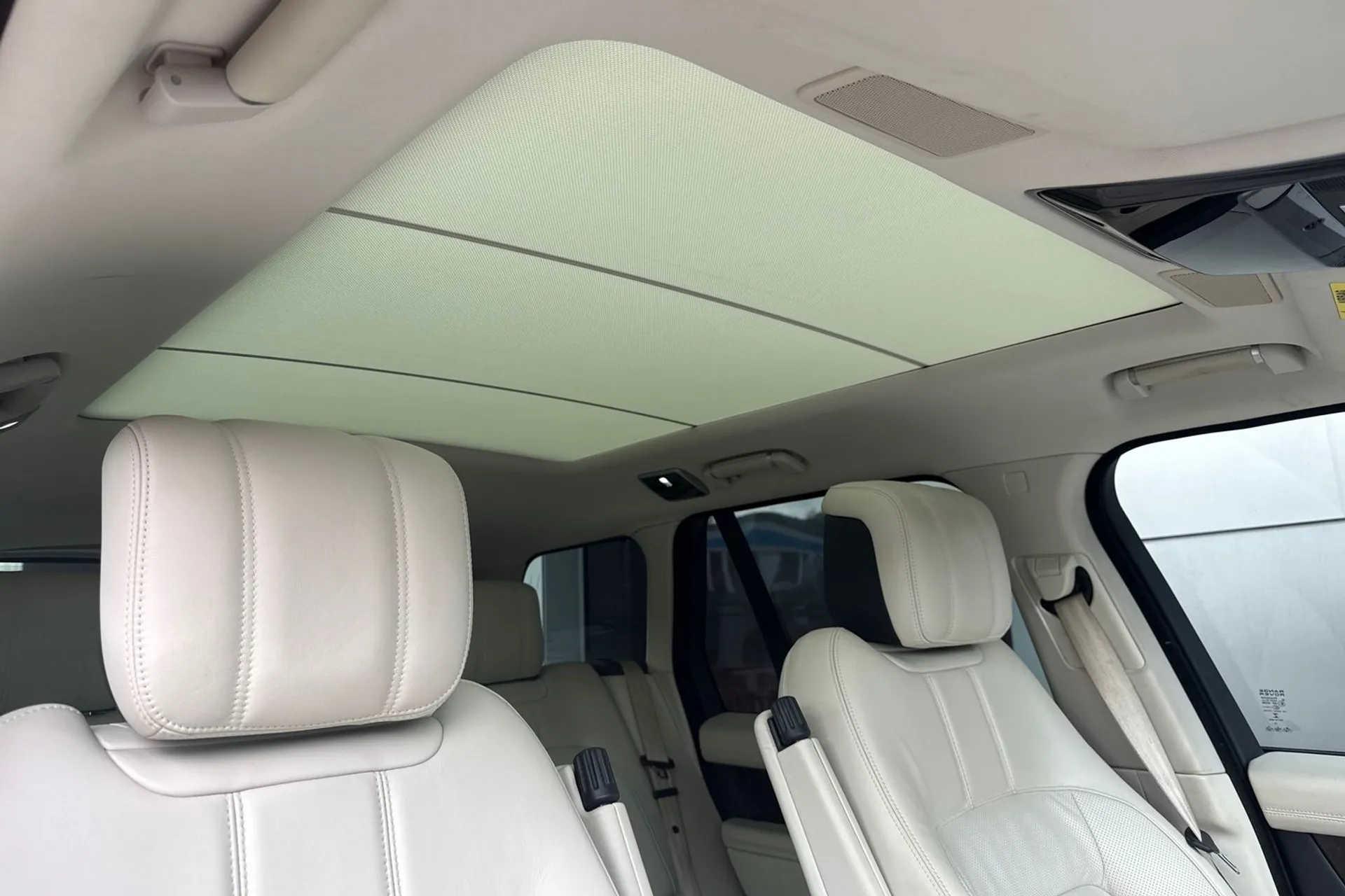 LAND ROVER RANGE ROVER thumbnail image number 8