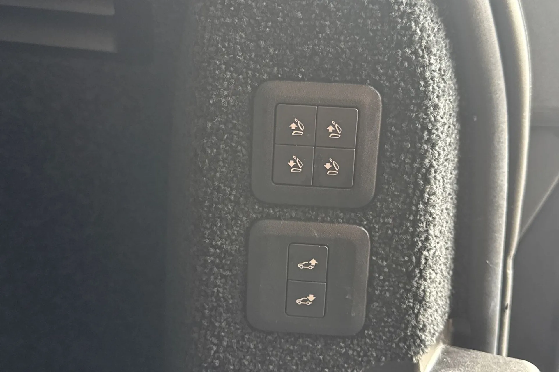 LAND ROVER RANGE ROVER thumbnail image number 47