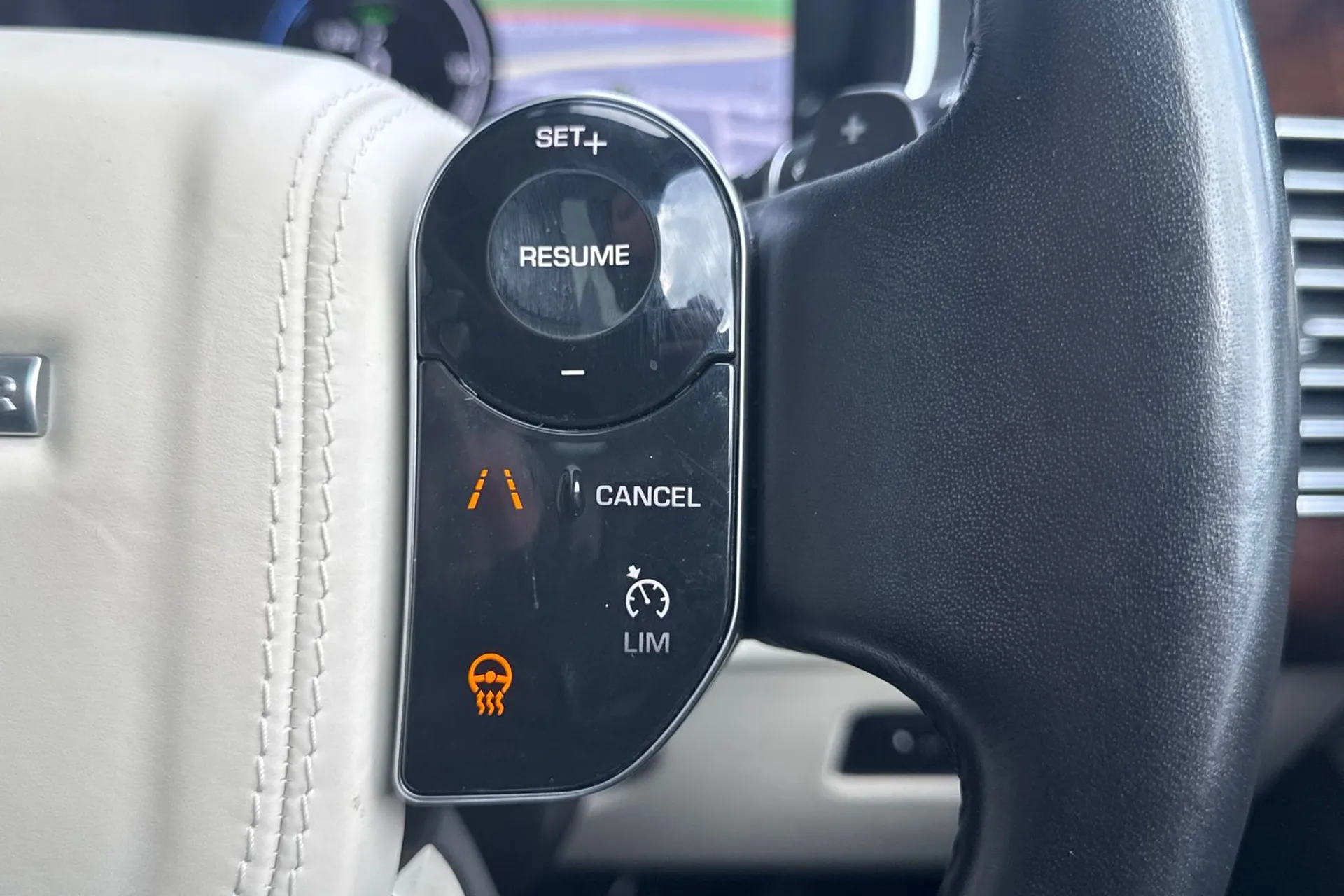 LAND ROVER RANGE ROVER thumbnail image number 32