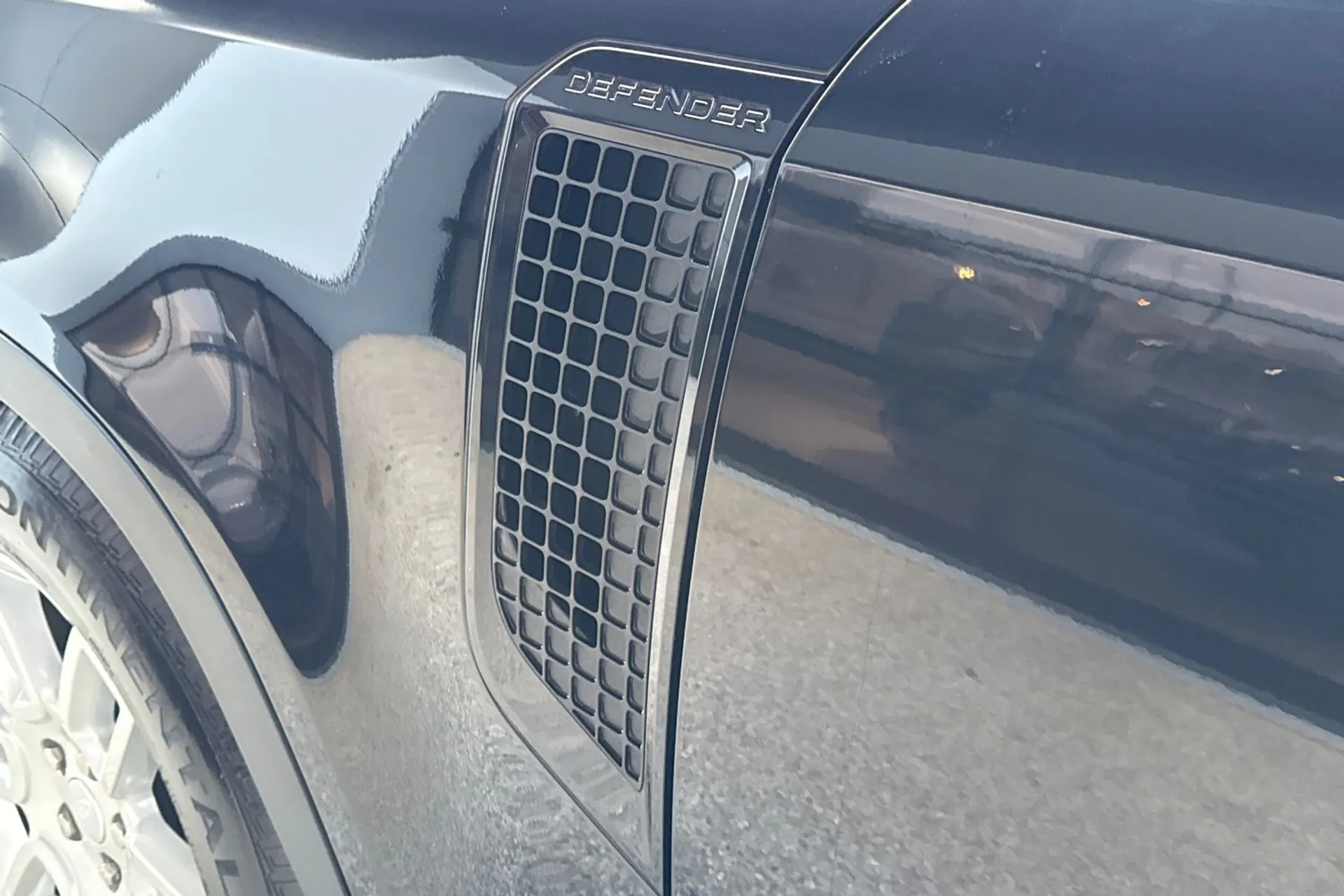 LAND ROVER DEFENDER thumbnail image number 37