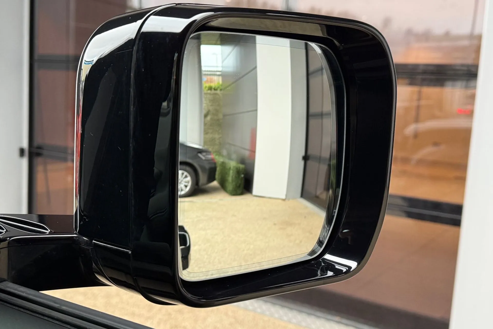 LAND ROVER DEFENDER thumbnail image number 27