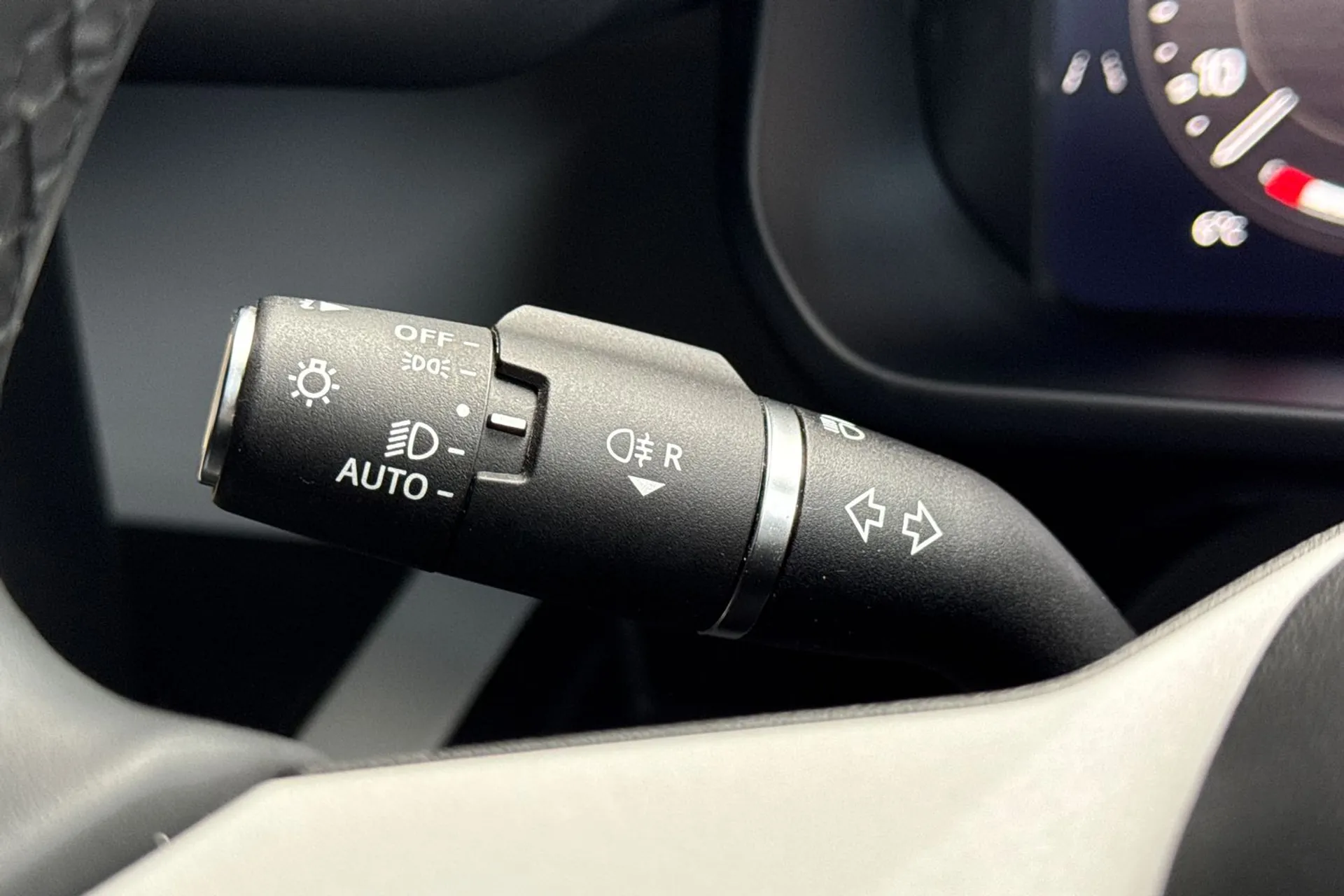 LAND ROVER DEFENDER thumbnail image number 56