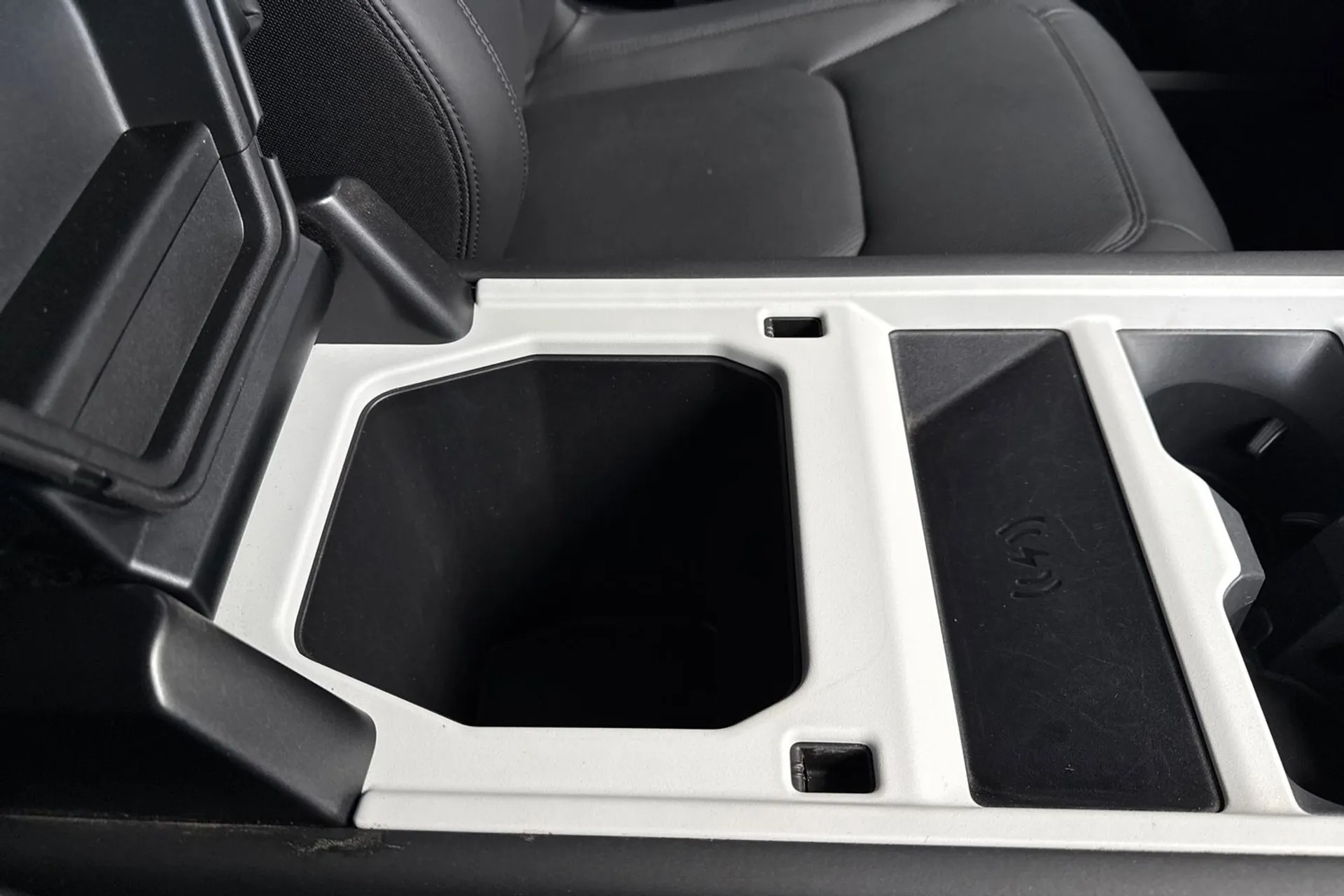 LAND ROVER DEFENDER thumbnail image number 46