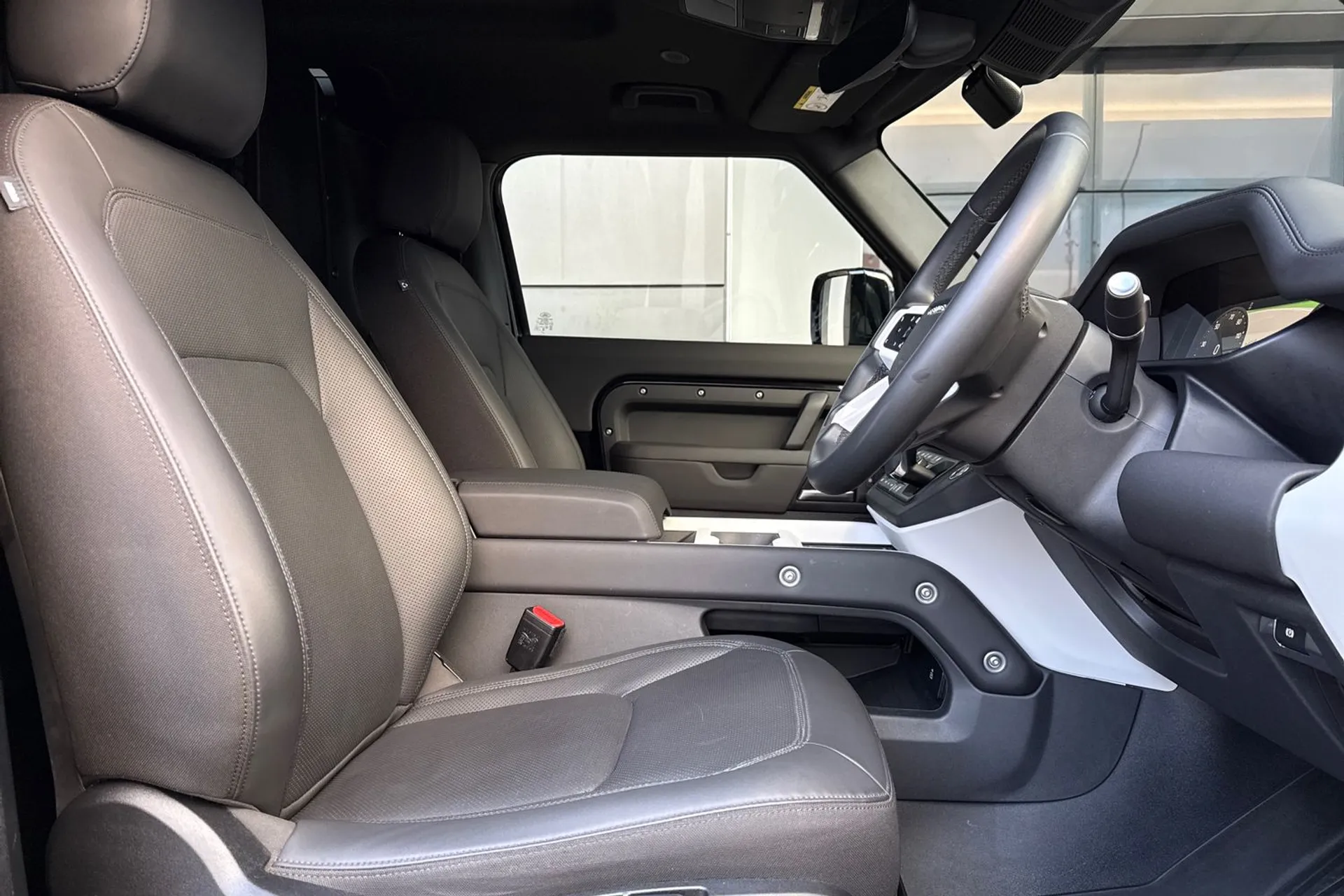 LAND ROVER DEFENDER thumbnail image number 30