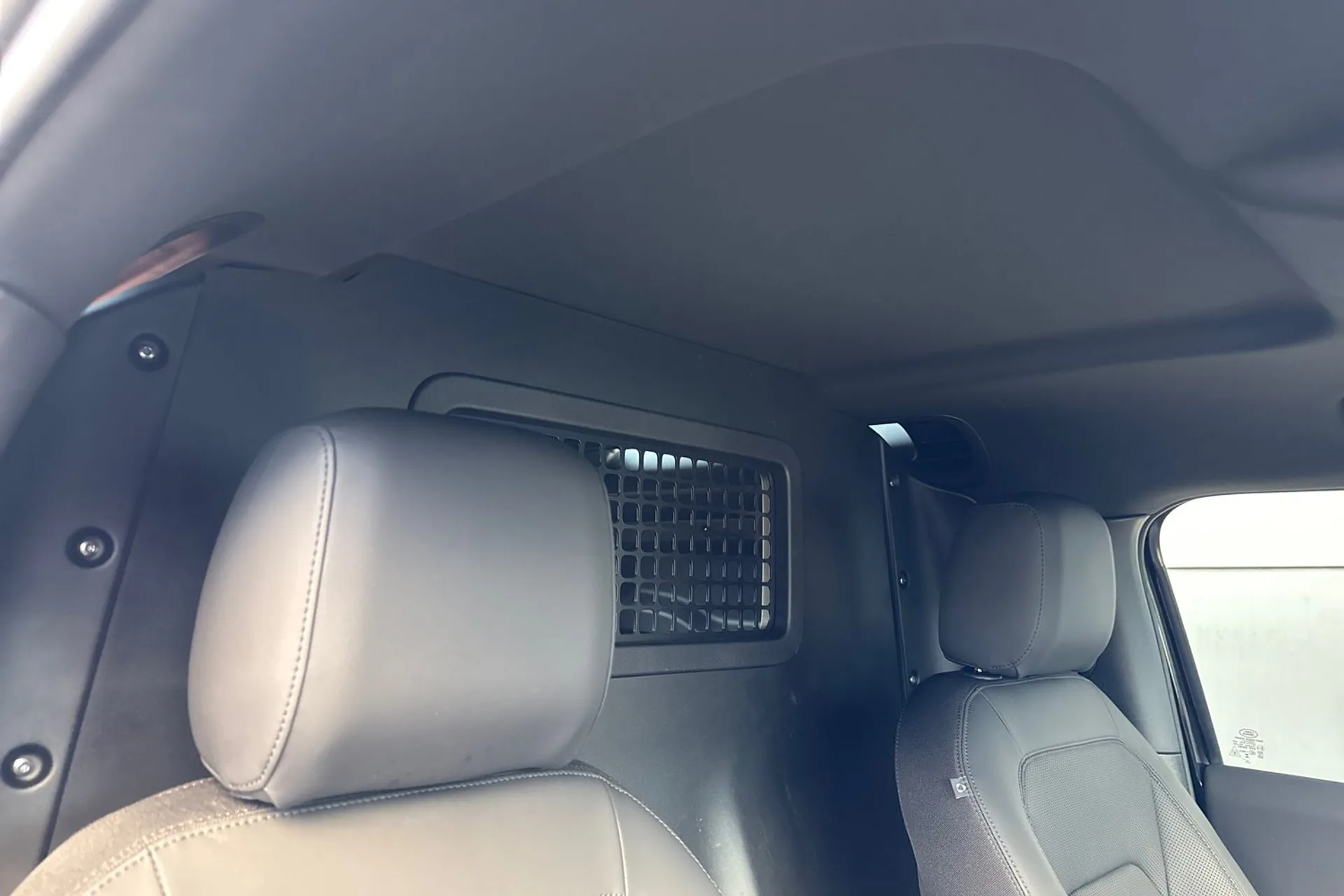 LAND ROVER DEFENDER thumbnail image number 10