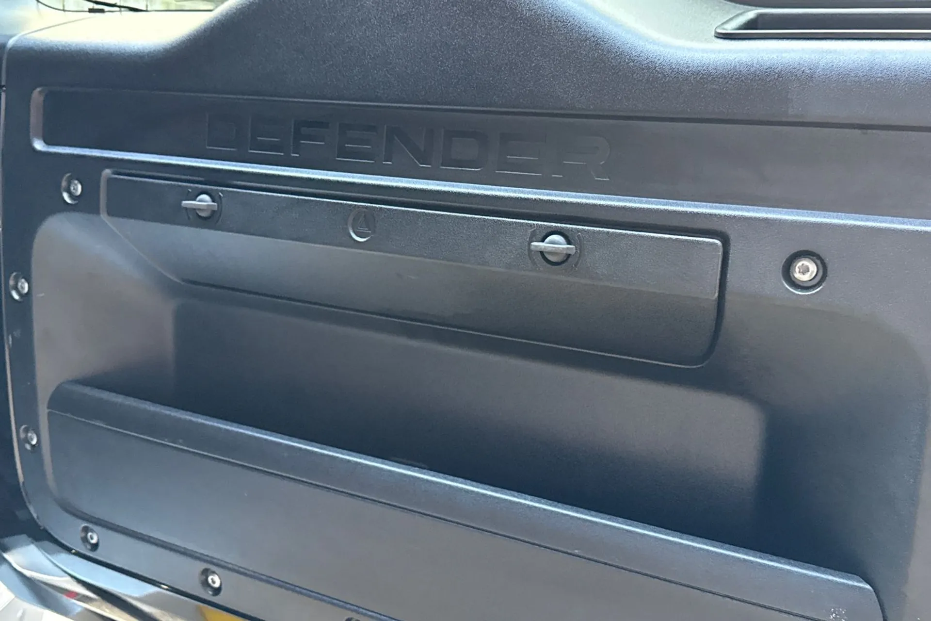 LAND ROVER DEFENDER thumbnail image number 24