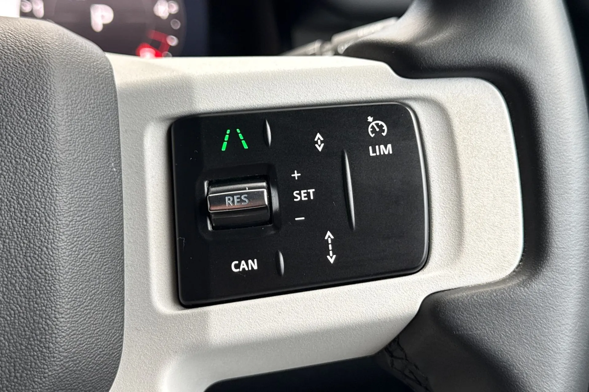 LAND ROVER DEFENDER thumbnail image number 40