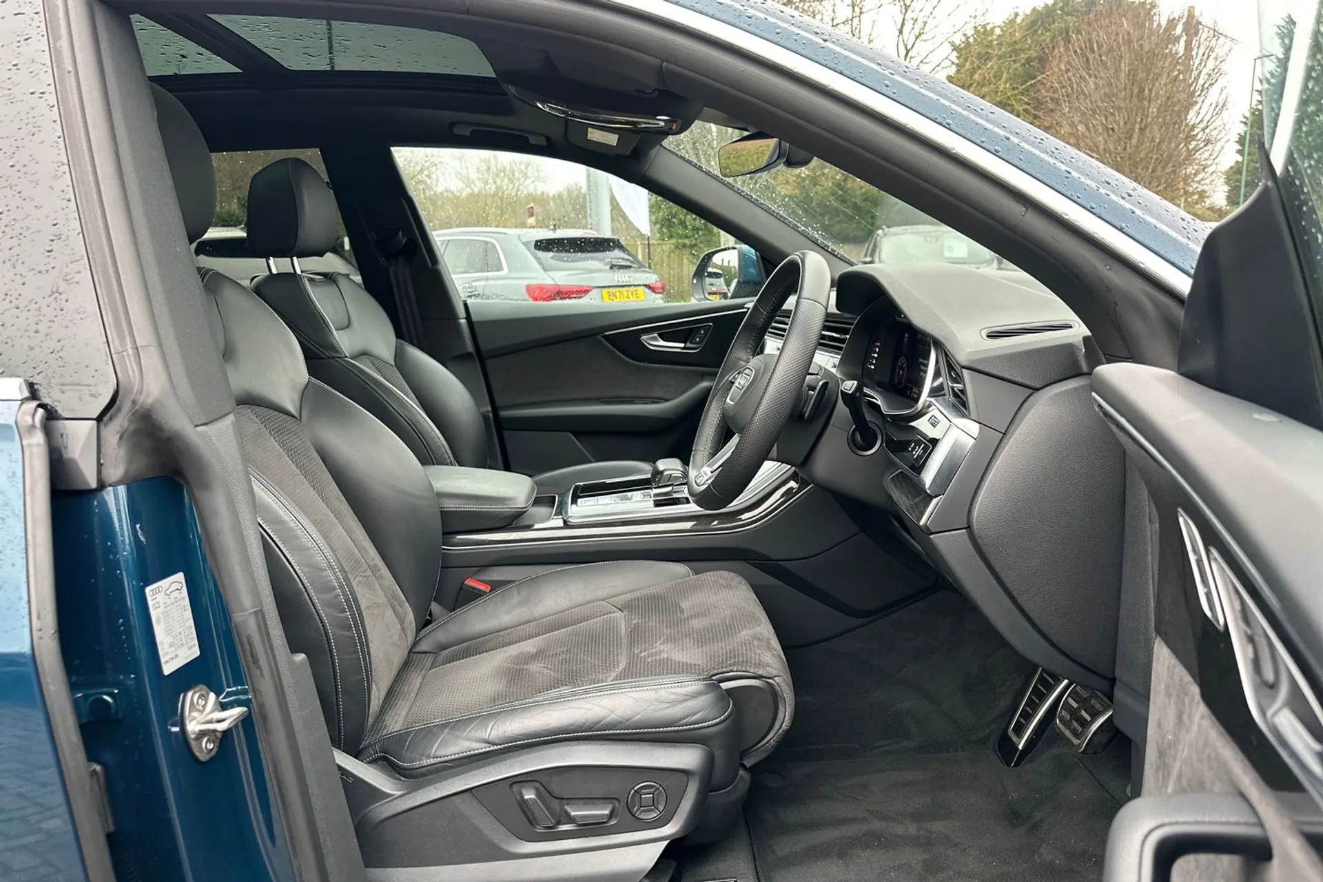 Audi Q8 thumbnail image number 31